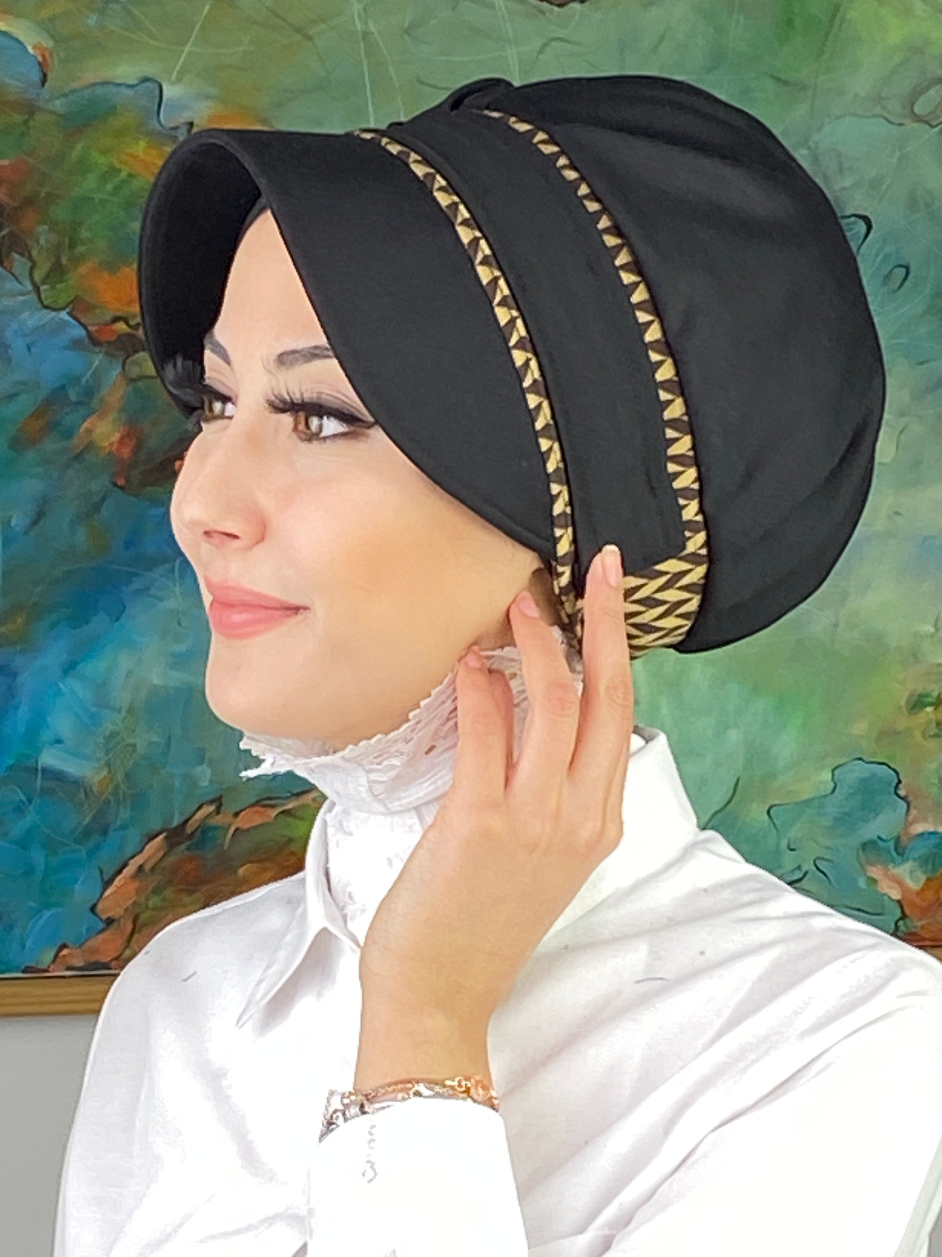 Nazlı Model Tokalı Başak Desenli Tesettür Şapka