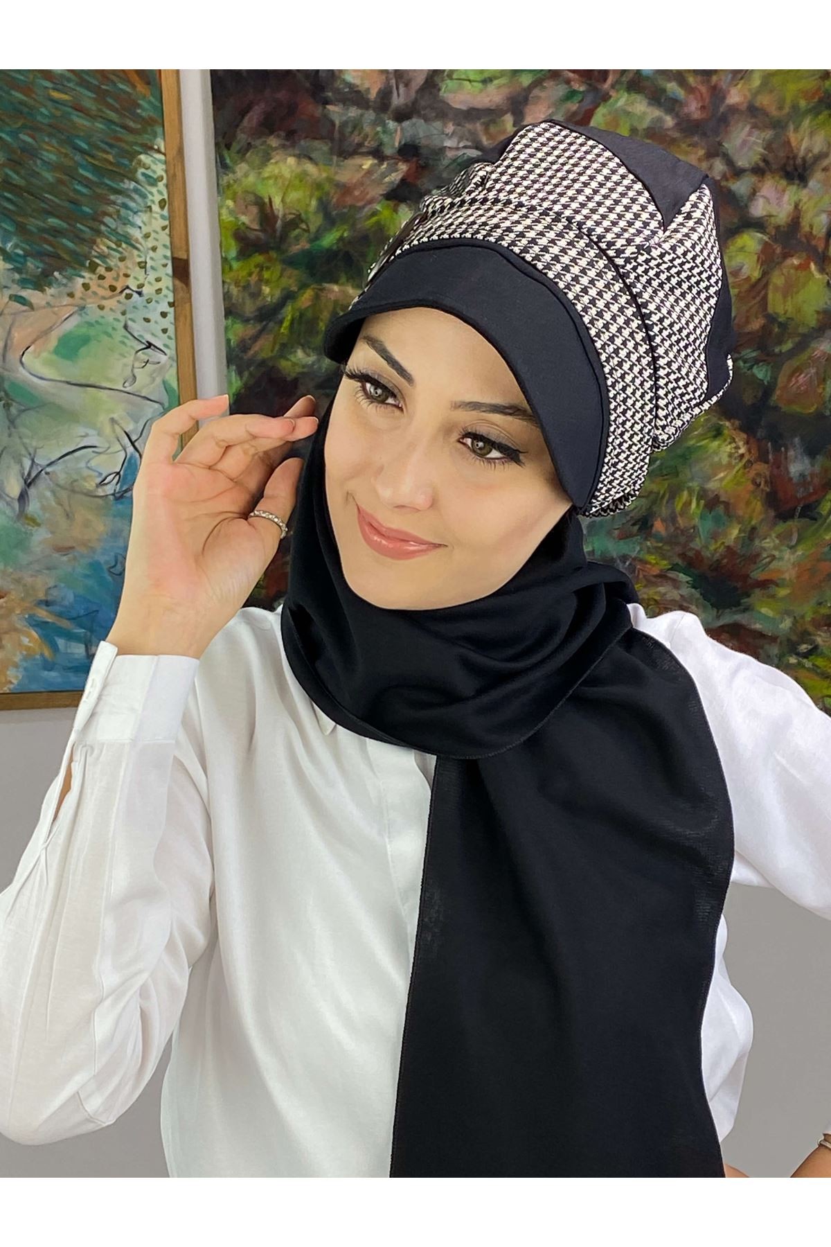 Kazayağı Desenli Siyah Şapka Şal