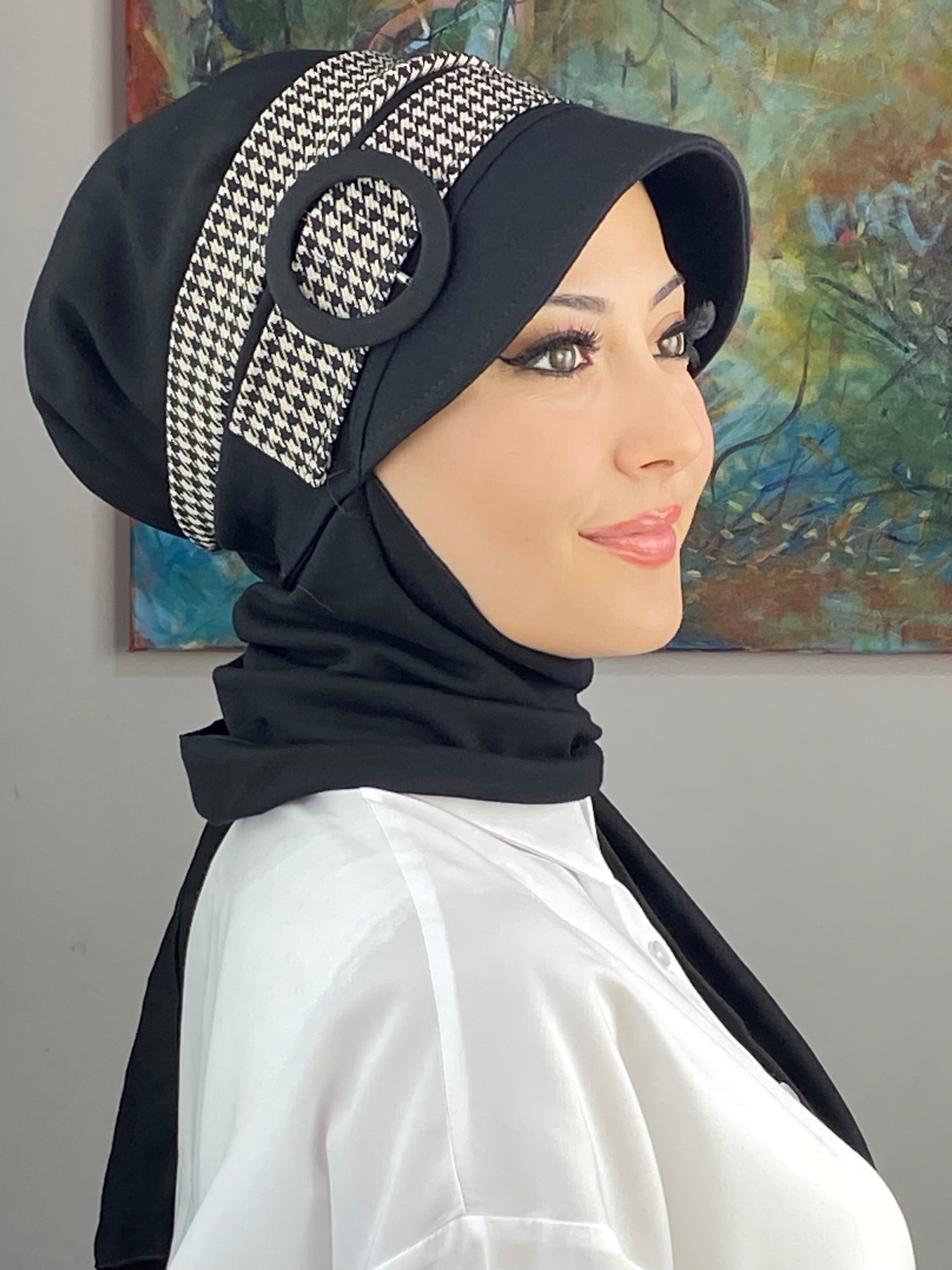 SİYAH KAZAYAĞI DESENLİ ŞAPKA