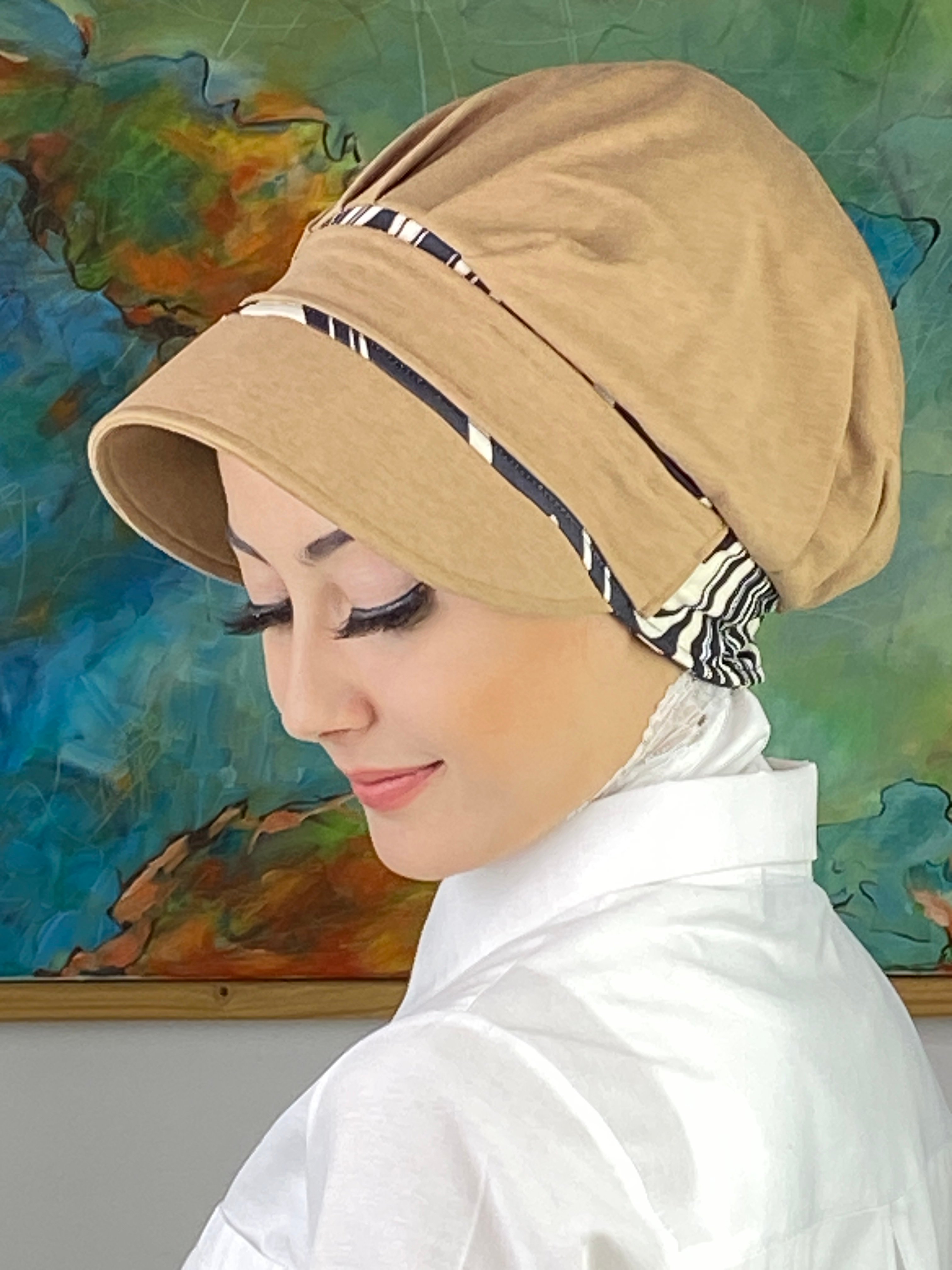 Nazlı Model Tokalı İnce Krem Çizgili Zebra Desenli Tesettür Şapka