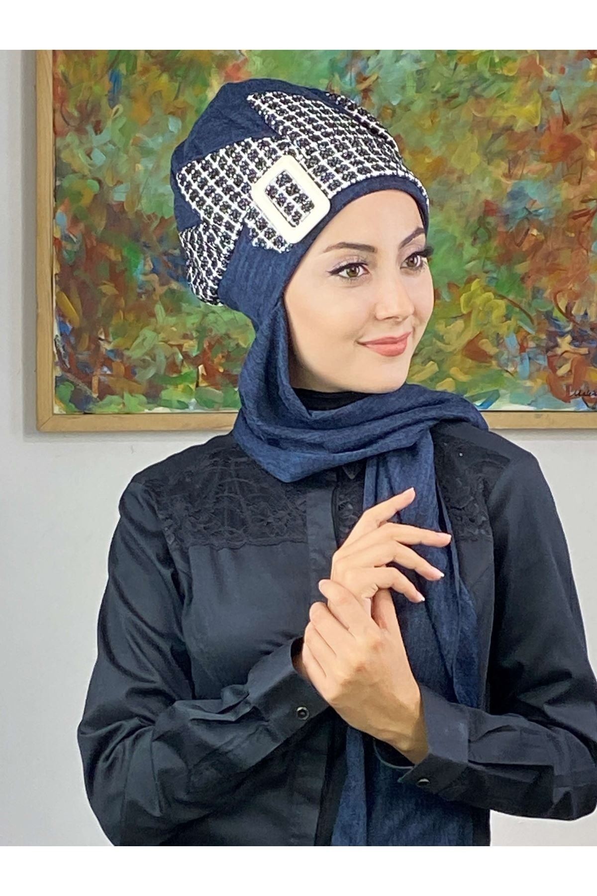  وشاح صغير منقوش من Passion Fruit Knitwear باللون الأزرق الداكن مع قبعة صغيرة من القماش المنقوش