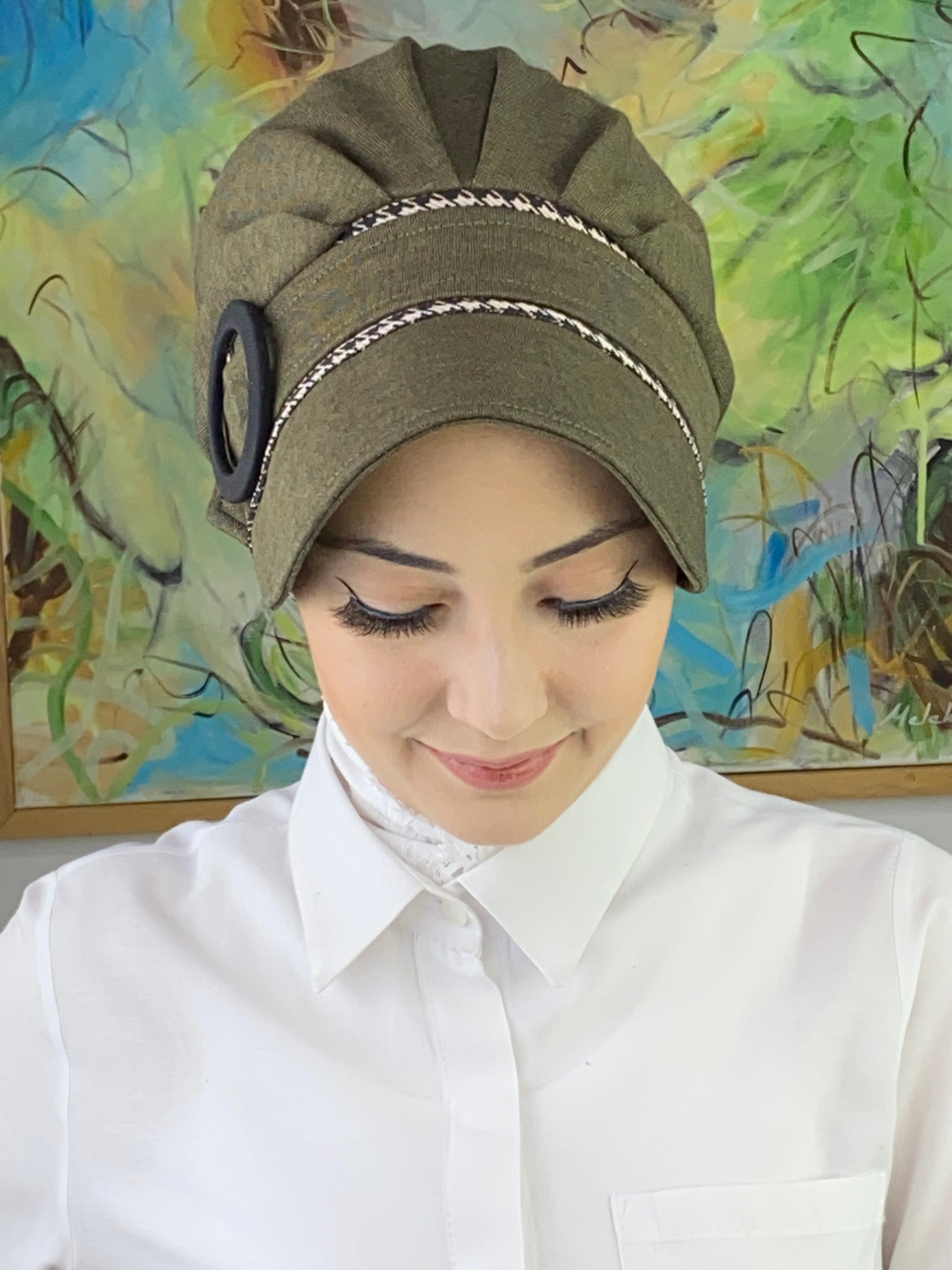 Nazlı Model Tokalı  Kazayaklı Tesettür Şapka