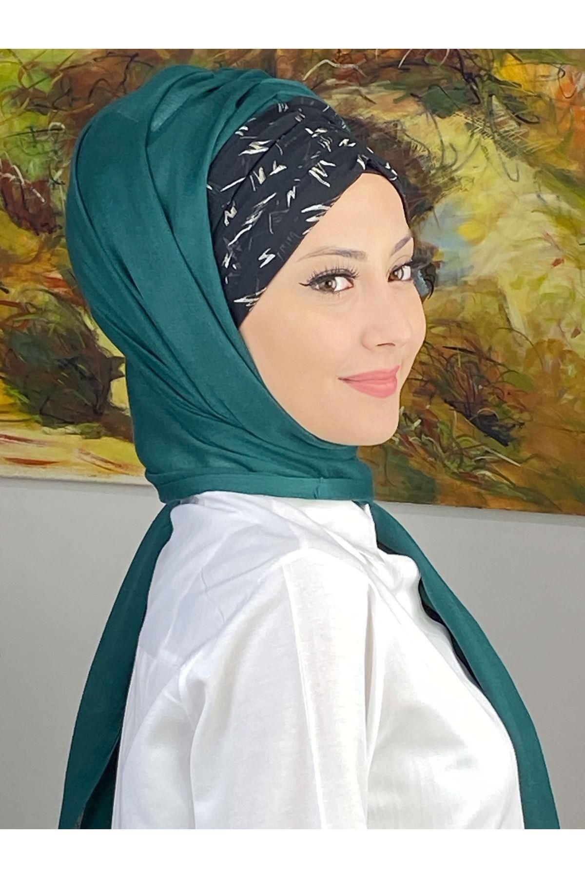 Siyah Beyaz Desenli Zümrüt Yeşili Büzgülü Hazır Şal