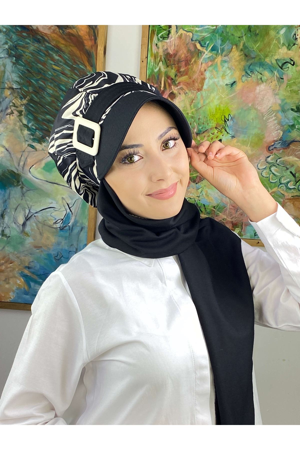 Tokalı Siyah Beyaz Hazır Şapka Şal
