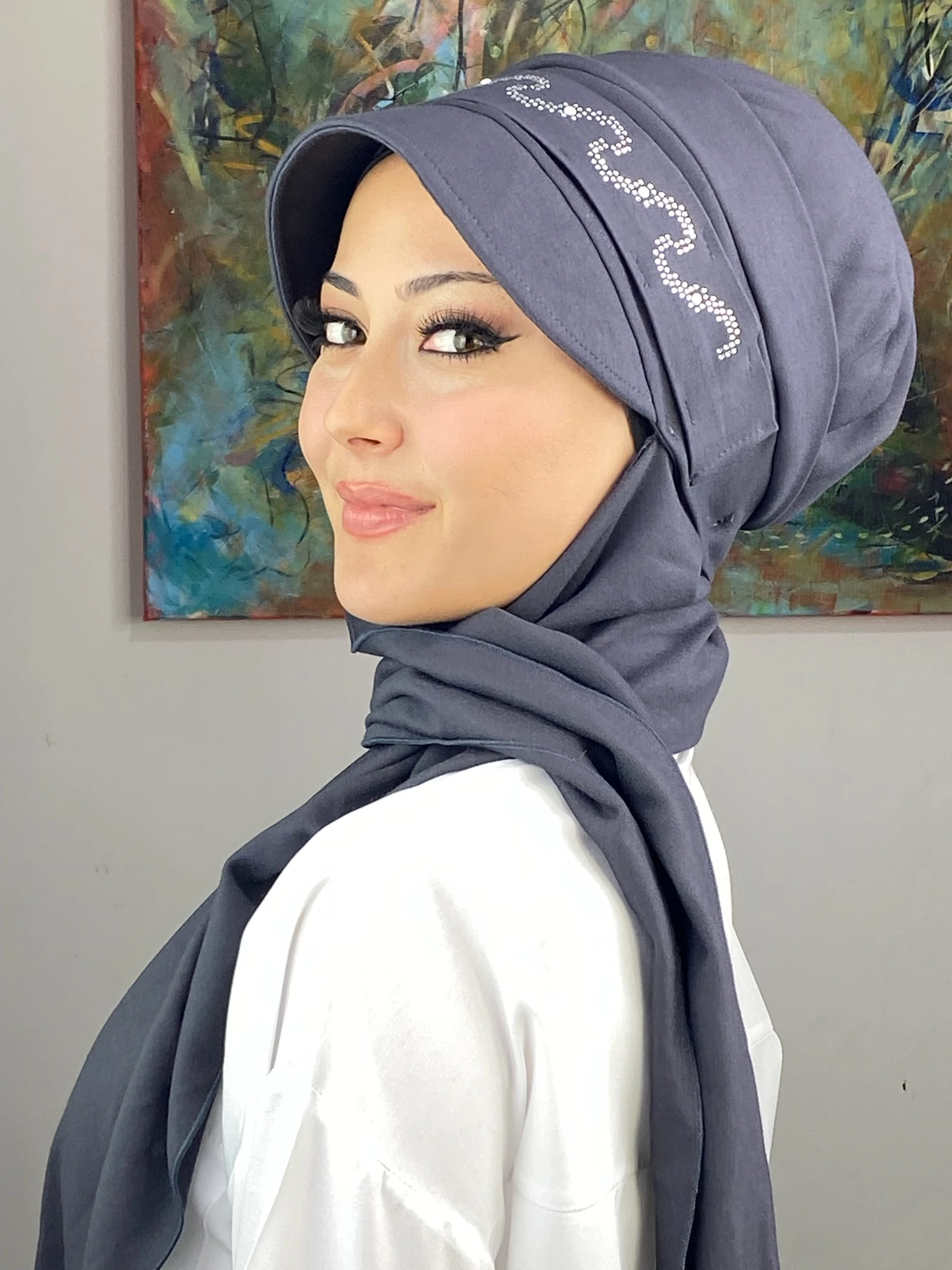 DEĞİŞİK DESEN İNCİ DEETAYLI ŞAPKA 