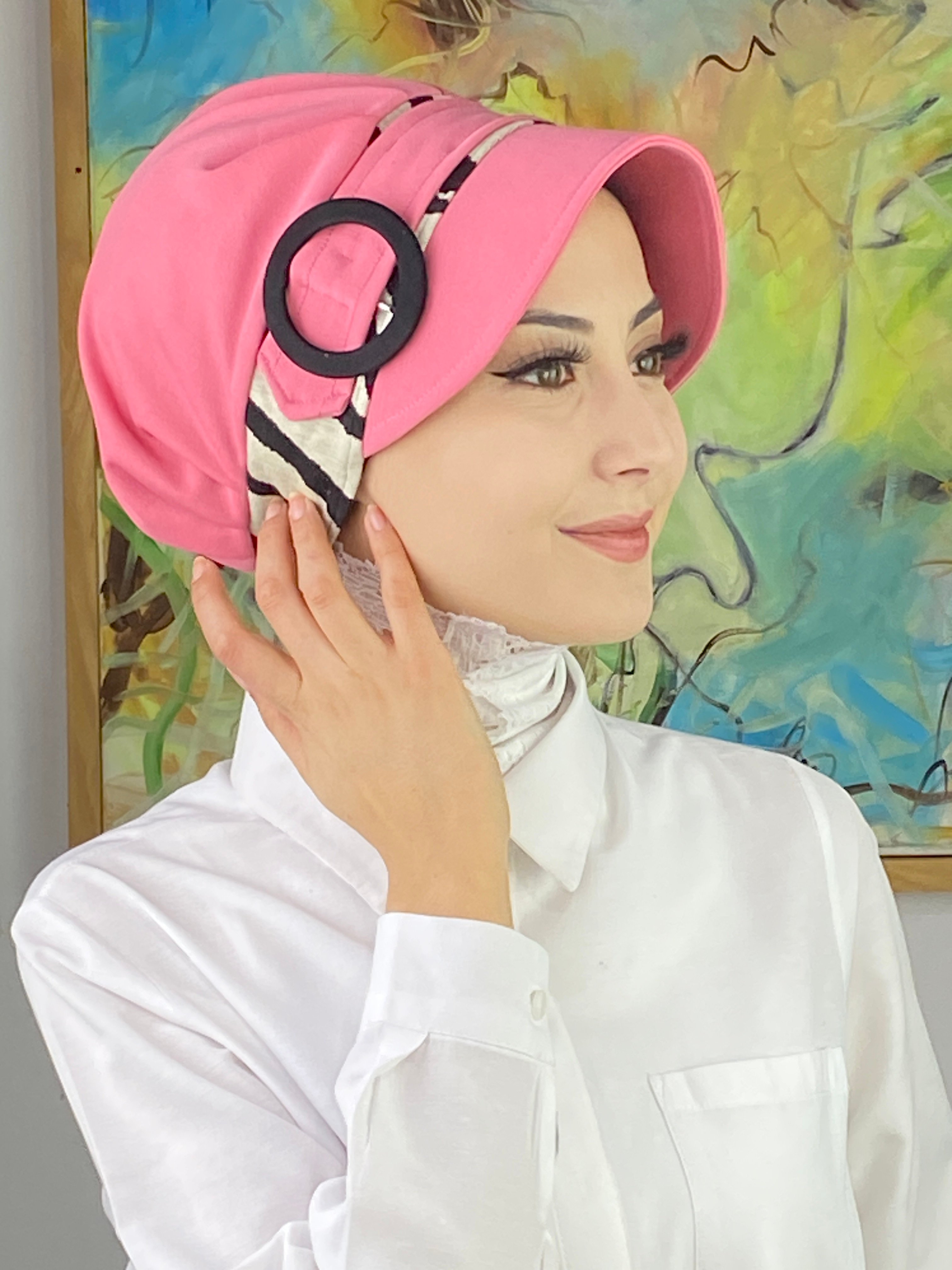 Nazlı Model Tokalı Zebra Desenli Tesettür Şapka - şeker pembe