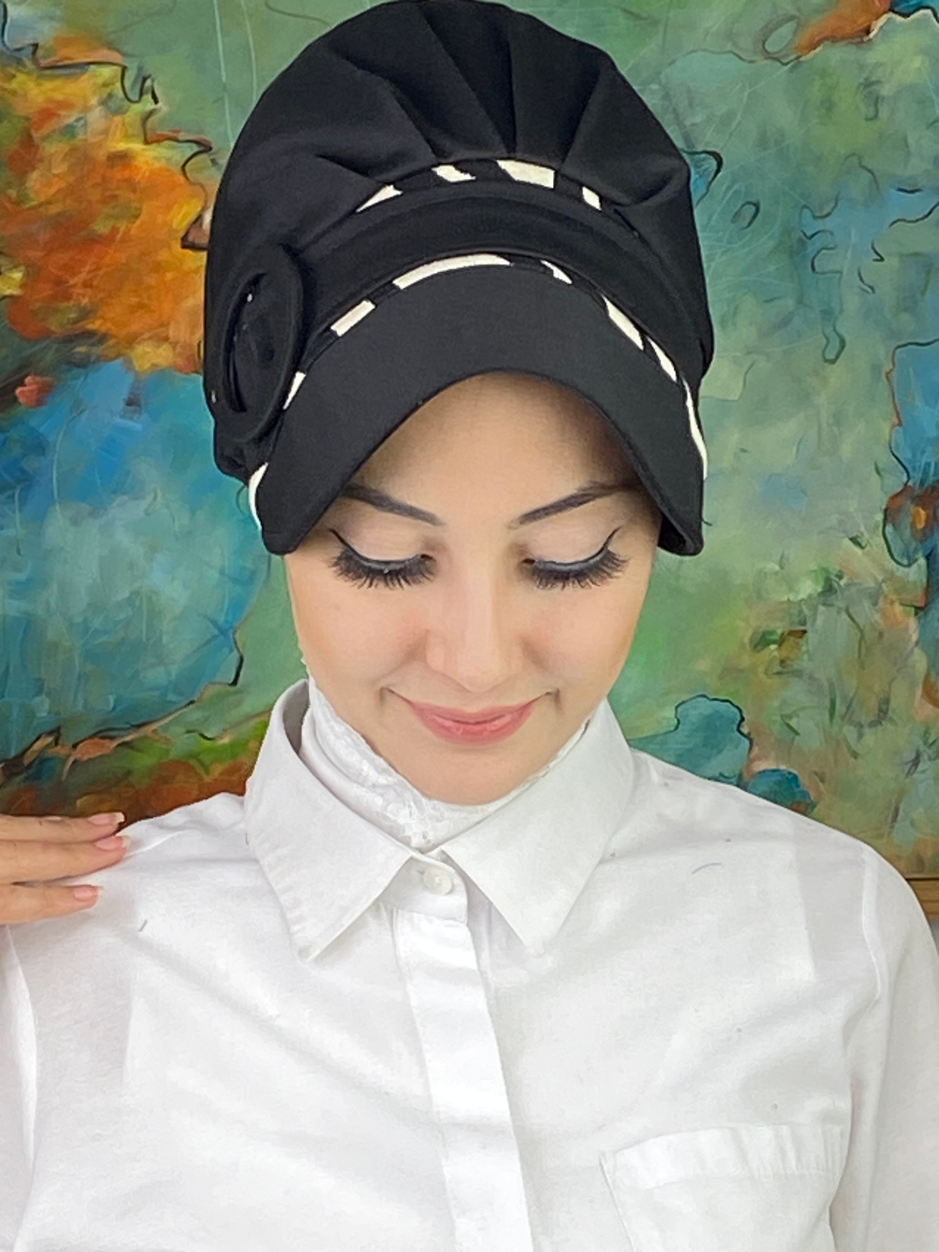 Nazlı Model Tokalı İri Krem Çizgili Zebra Desen Tesettür Şapka