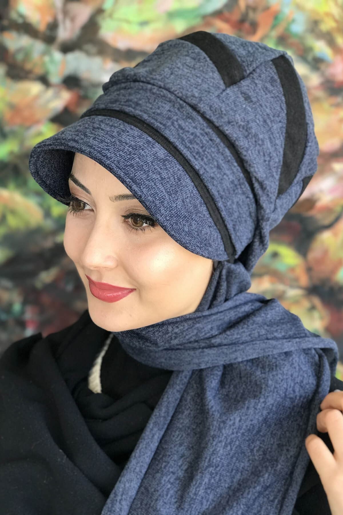 Prusya Mavisi Rengi Tokalı Atkılı Siyah Şeritli Şapka