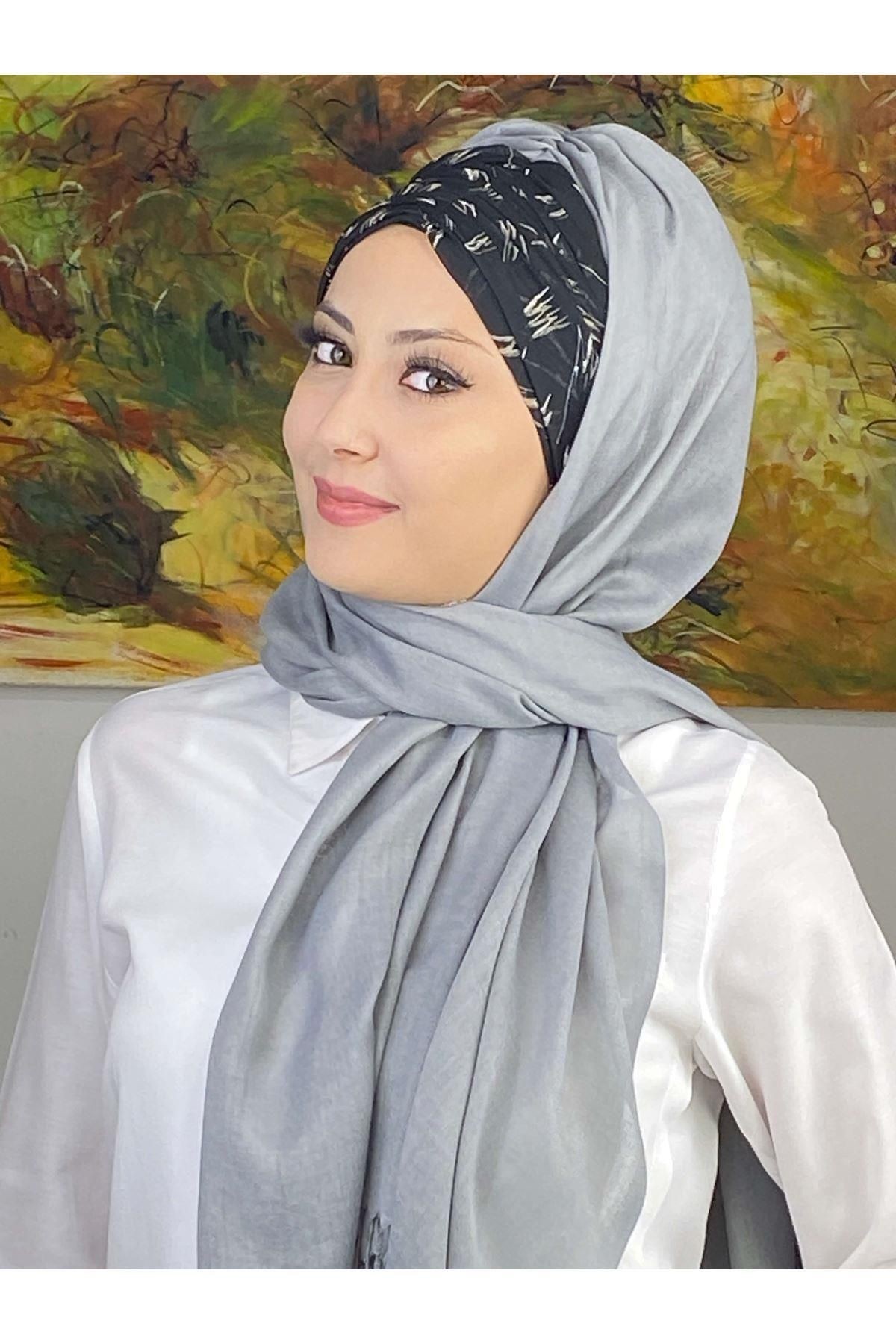 Siyah Beyaz Desenli Açık Gri Büzgülü Hazır Şal