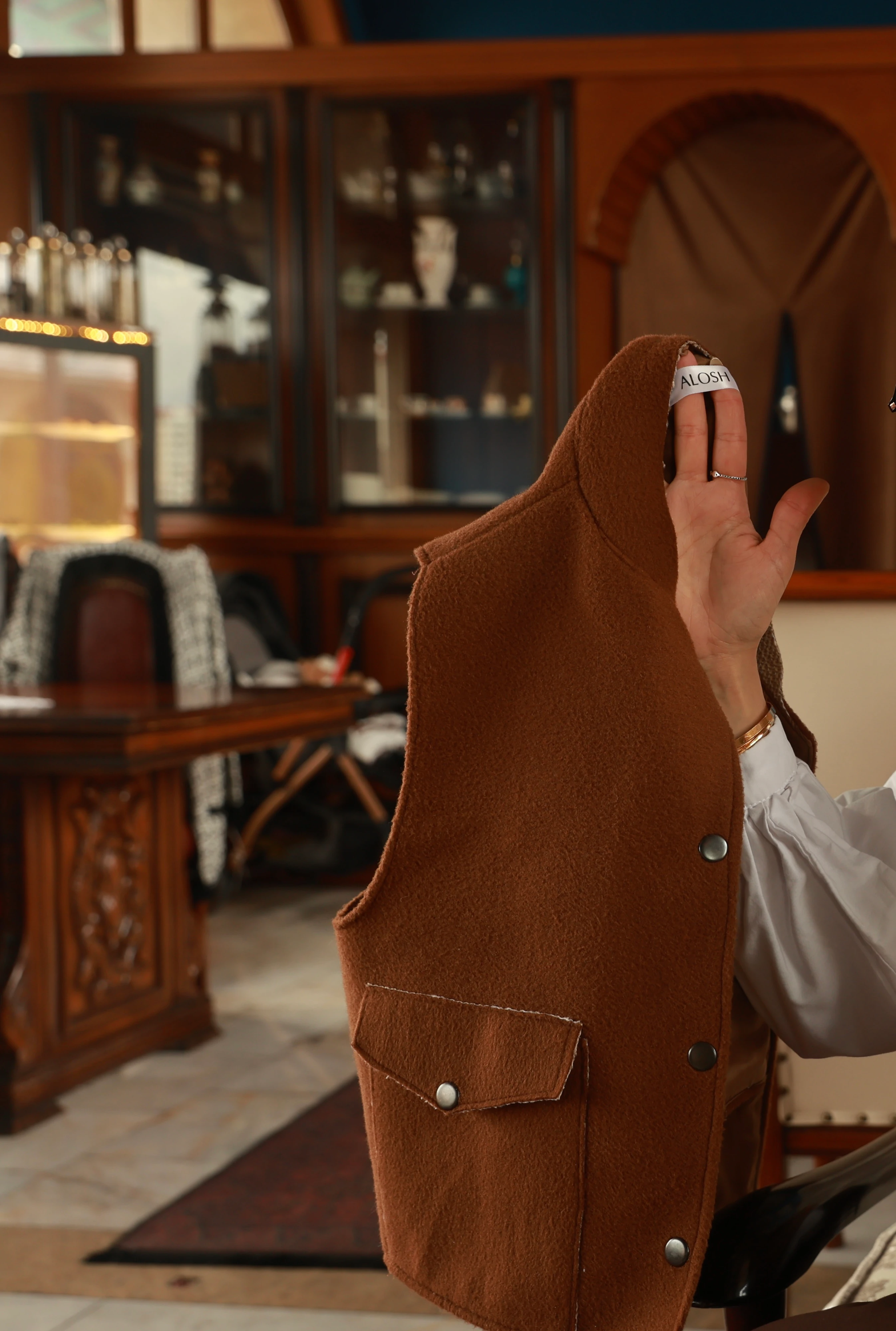 Hakim Yaka Astarlı Çıtçıtlı Kaşe Yelek K002