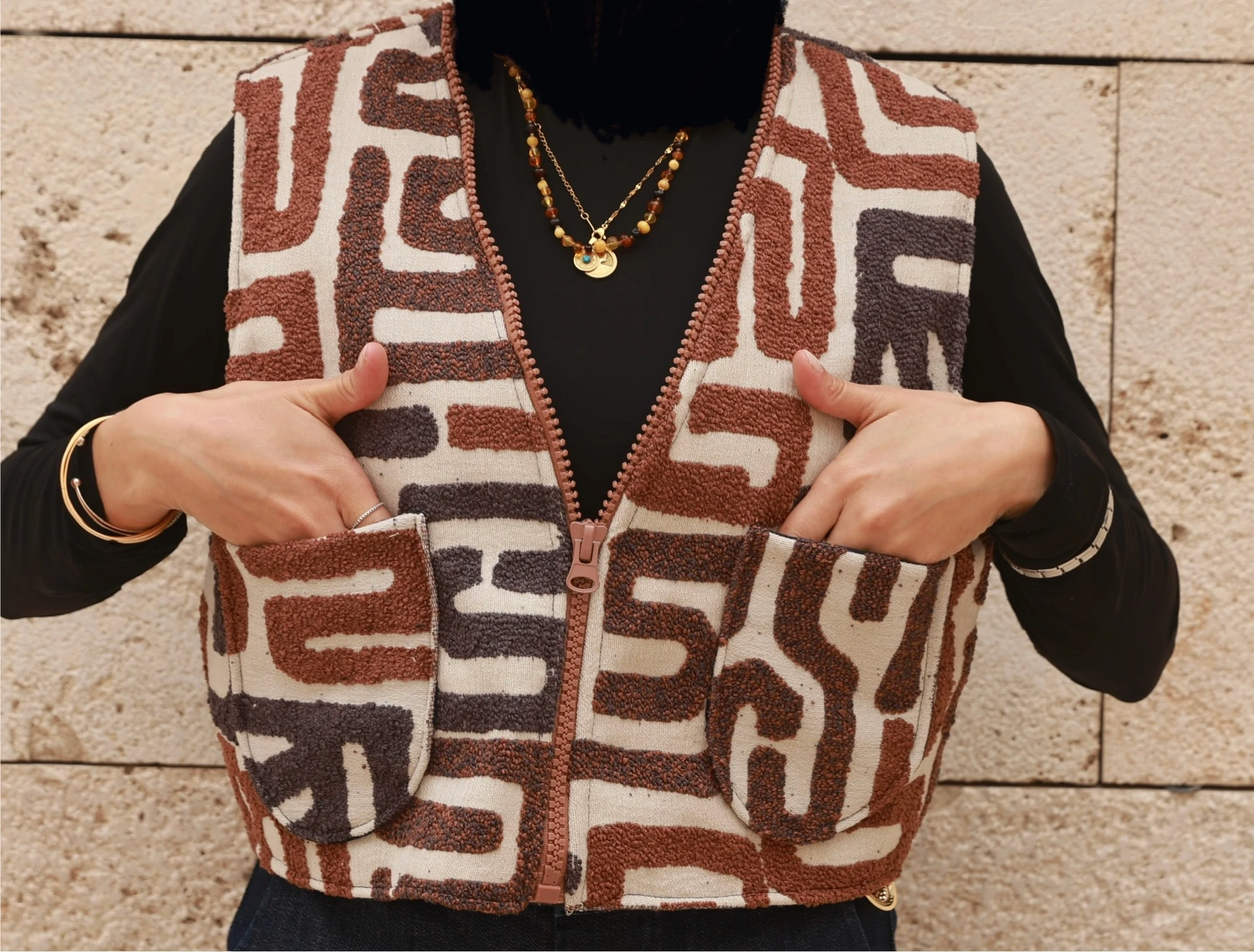 V Yaka Fermuarlı Astarli Etnik Desen Yelek K009