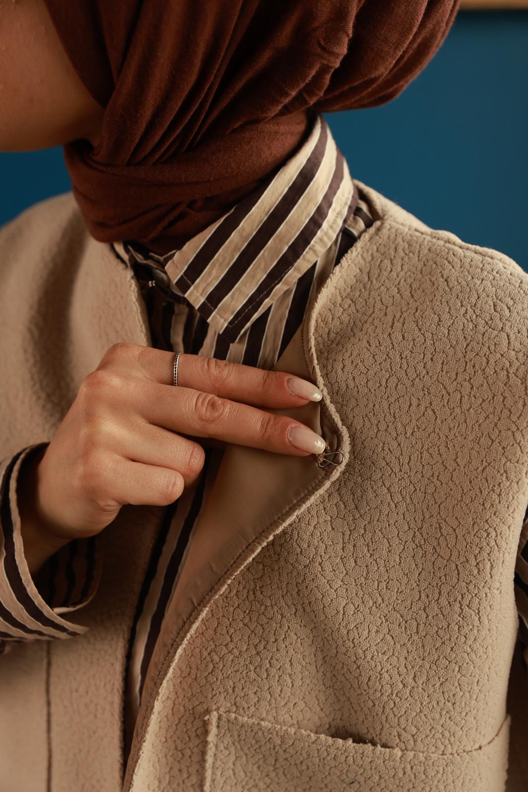 Klipsli Astarlı Oval Cep Detaylı Yelek K005