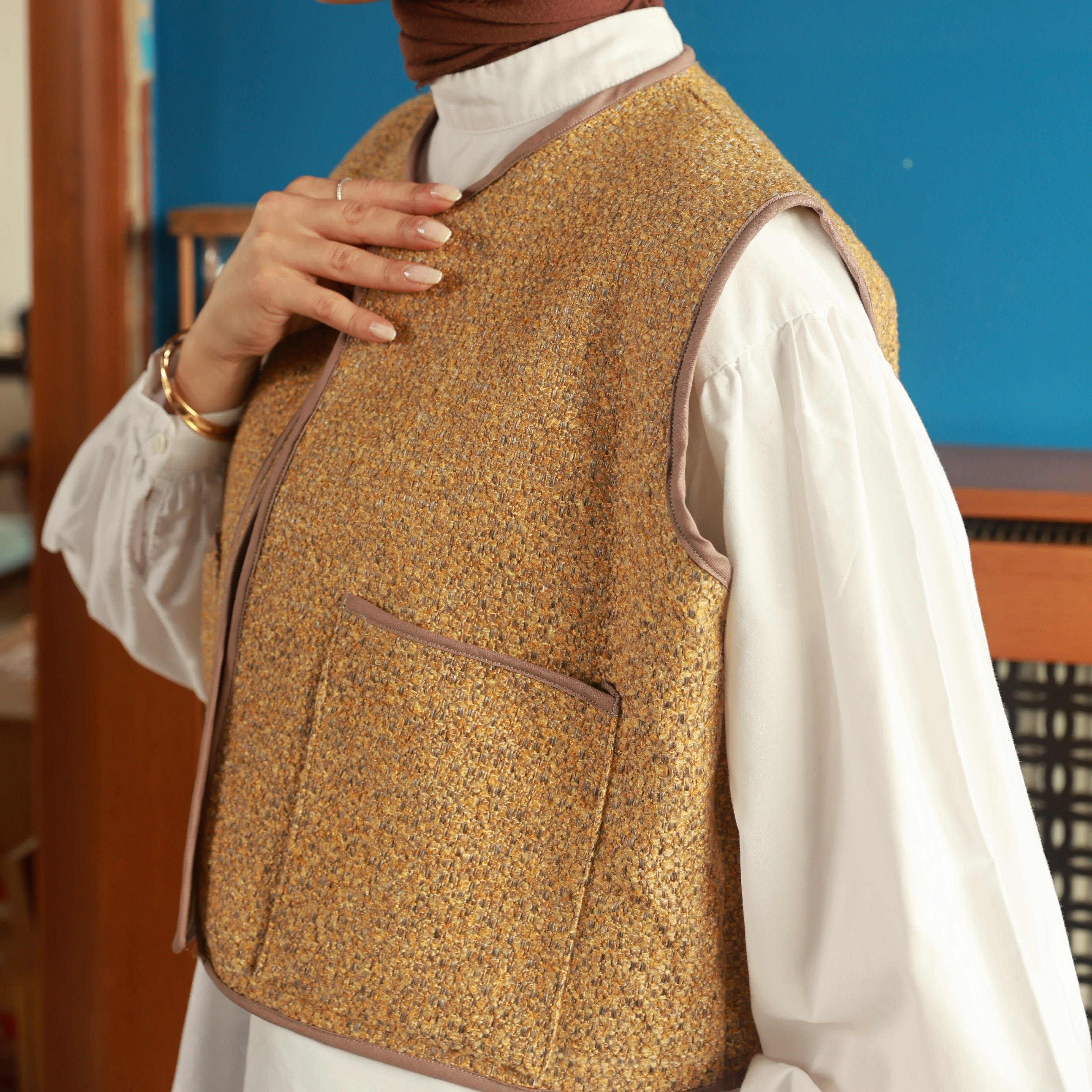 Çift Biyeli Dokulu Cepli Taba Yelek K006