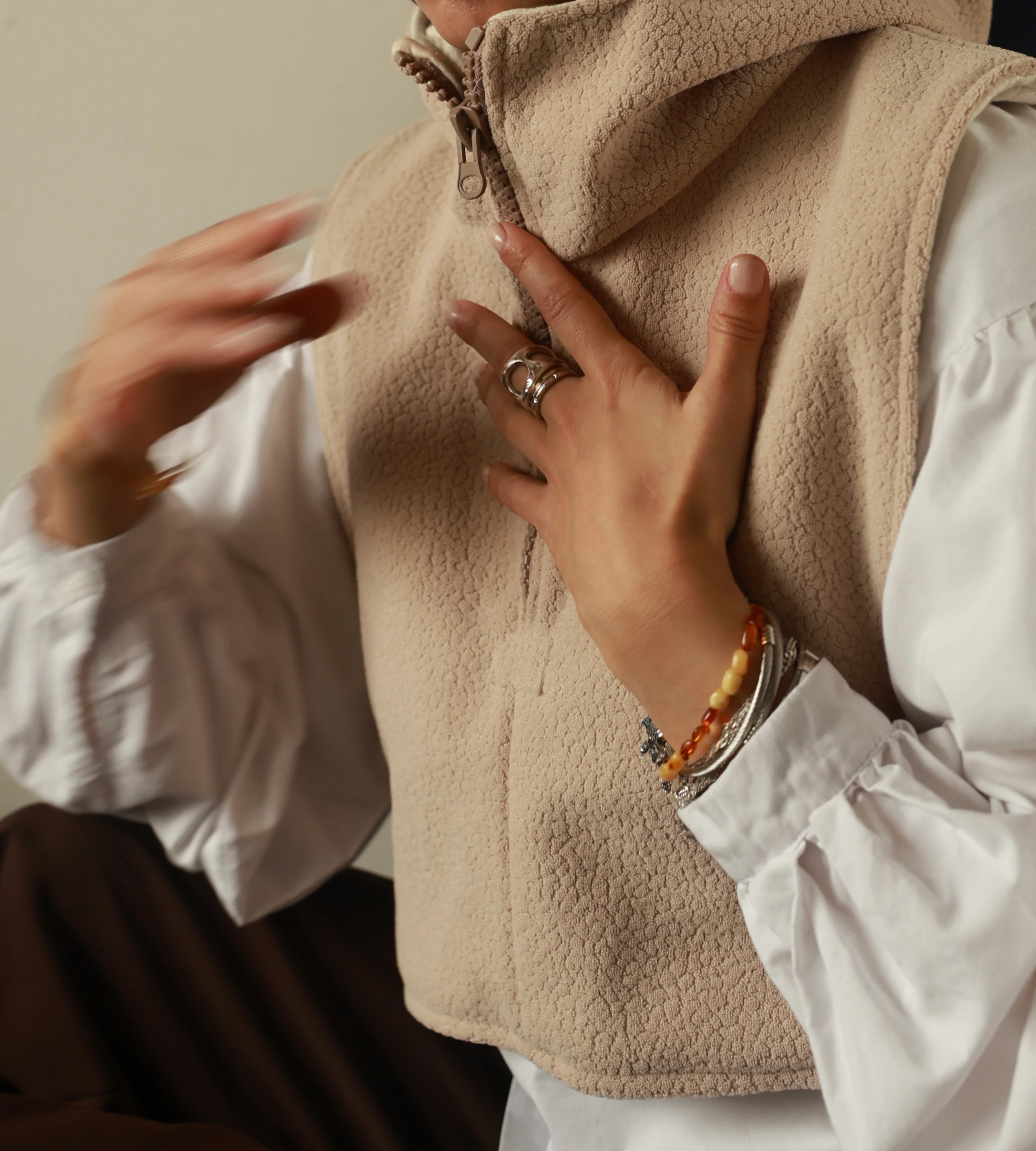 Comfort Kesim Kapşonlu Yelek K010