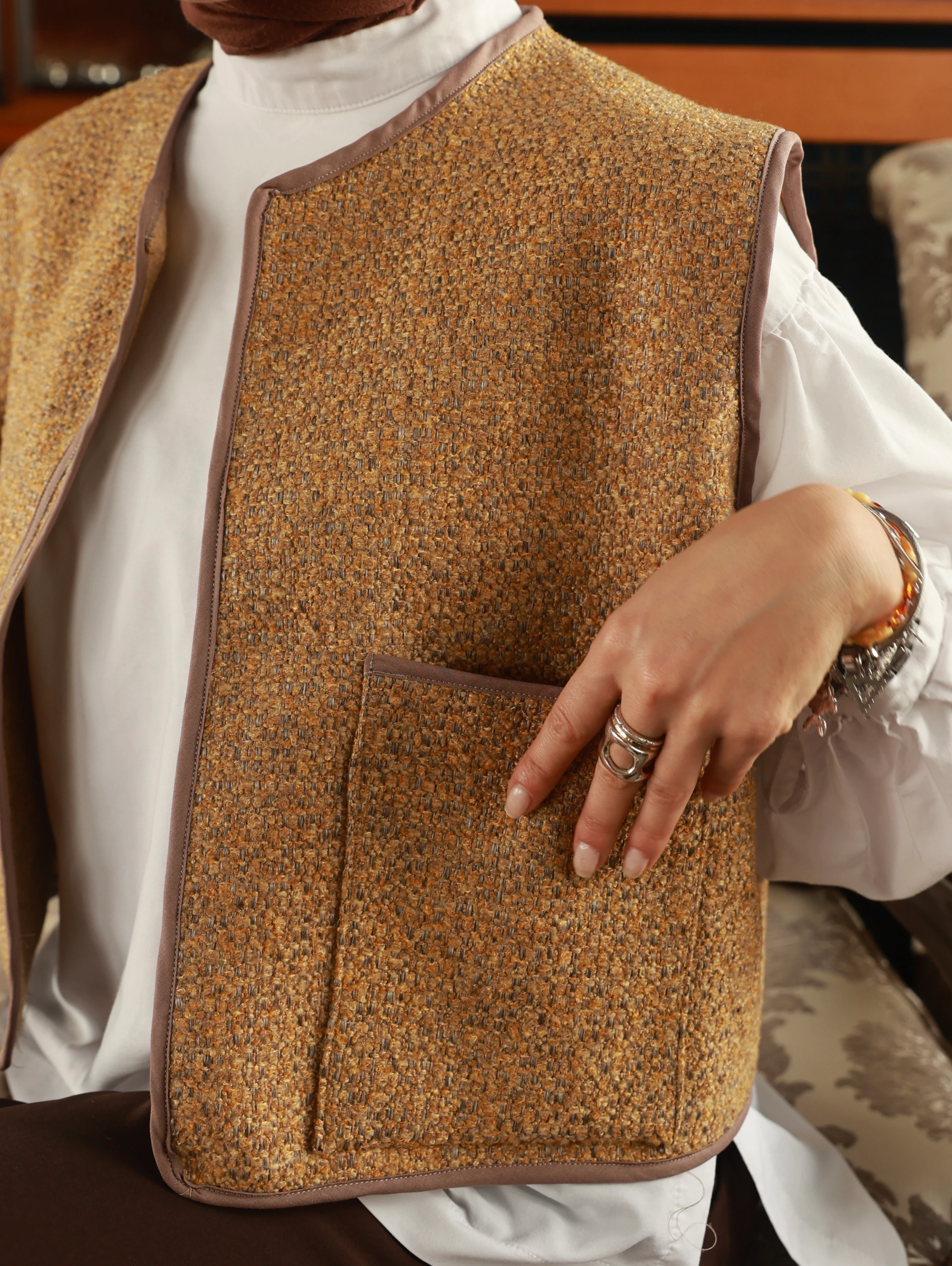 Çift Biyeli Dokulu Cepli Taba Yelek K006