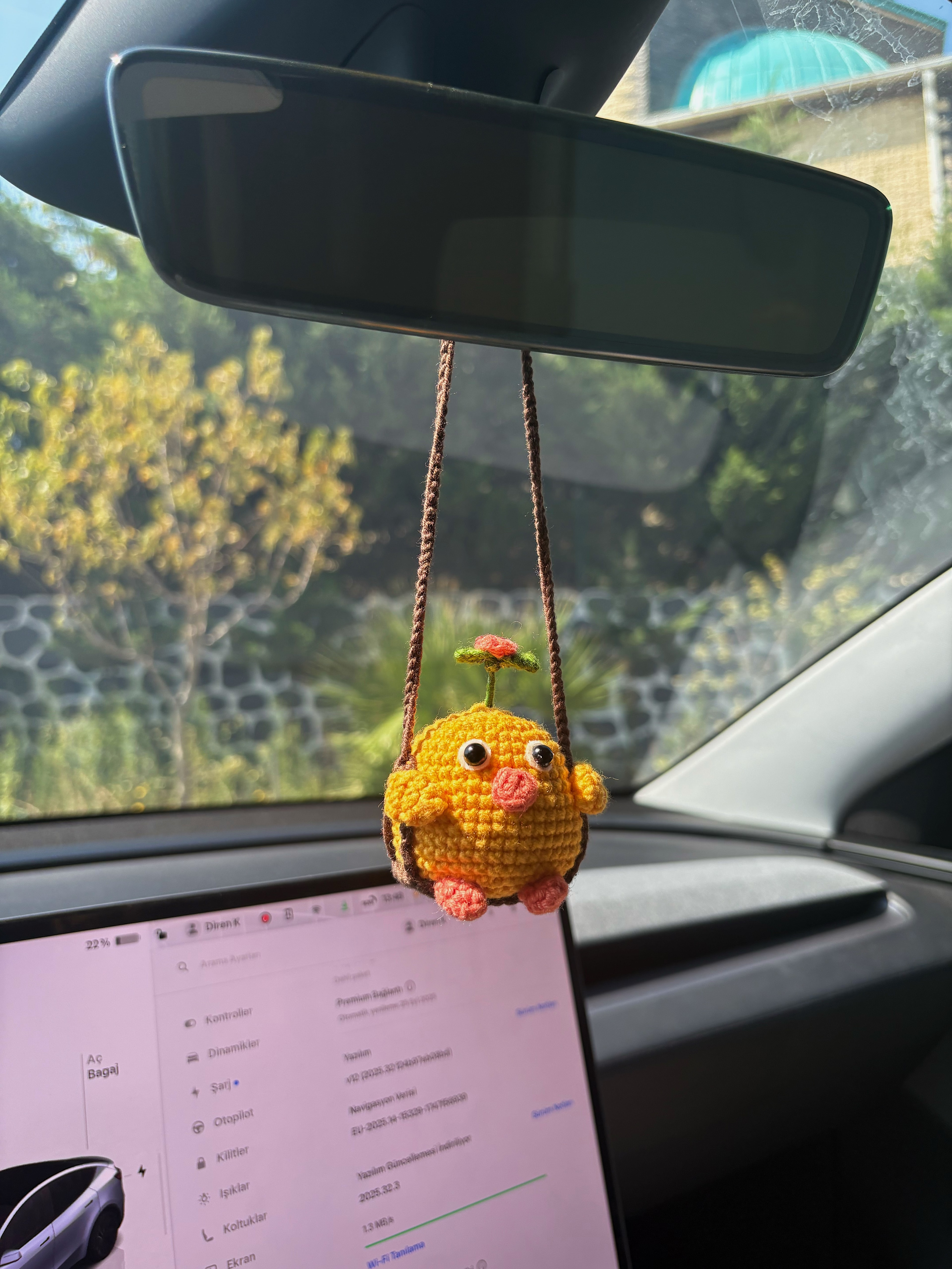 El Yapımı Tığ İşi Minik Civciv Araba Süsü | Sevimli Amigurumi Dekor