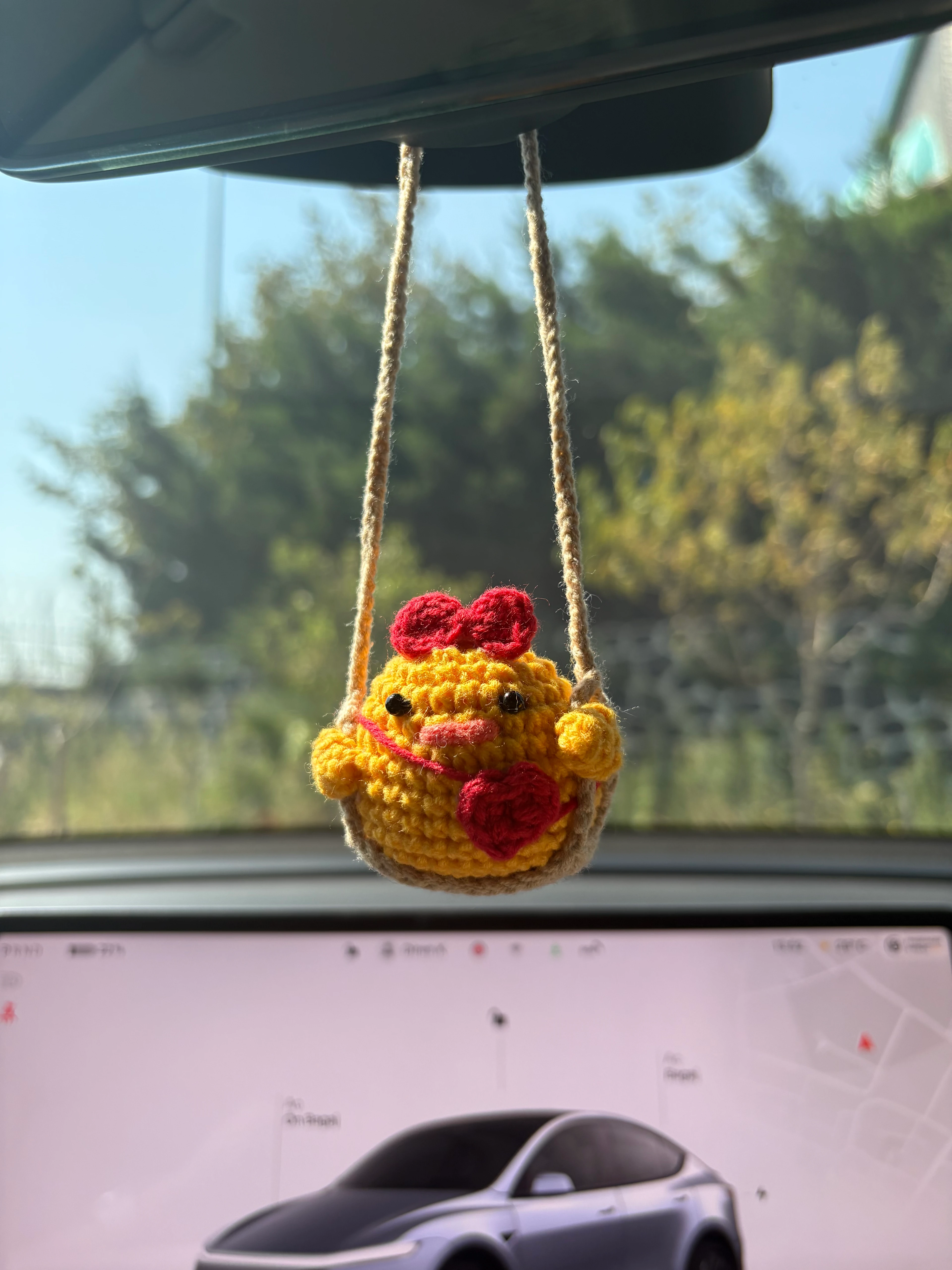 Amigurumi Fiyonklu ve Çantalı Civciv Araba Süsü 