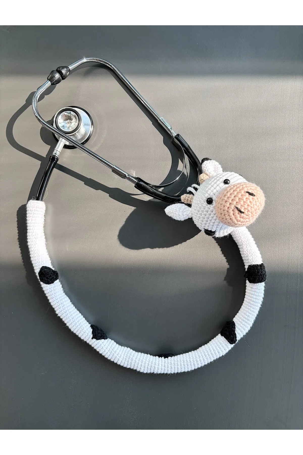 İnek Temalı Steteskop Kılıfı -El Örgüsü Sevimli Steteskop Süsü - Doktor Için Hediye