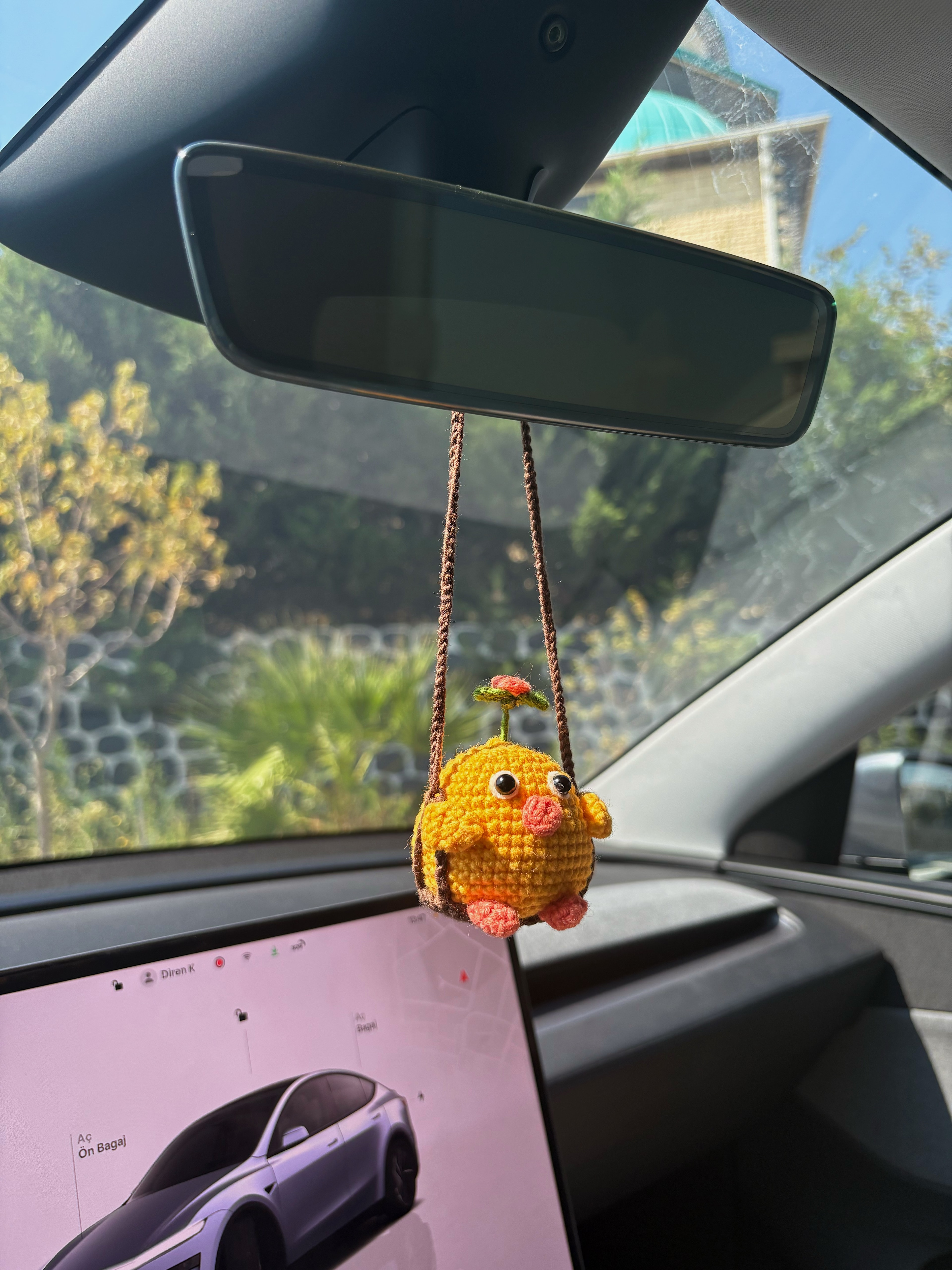 El Yapımı Tığ İşi Minik Civciv Araba Süsü | Sevimli Amigurumi Dekor