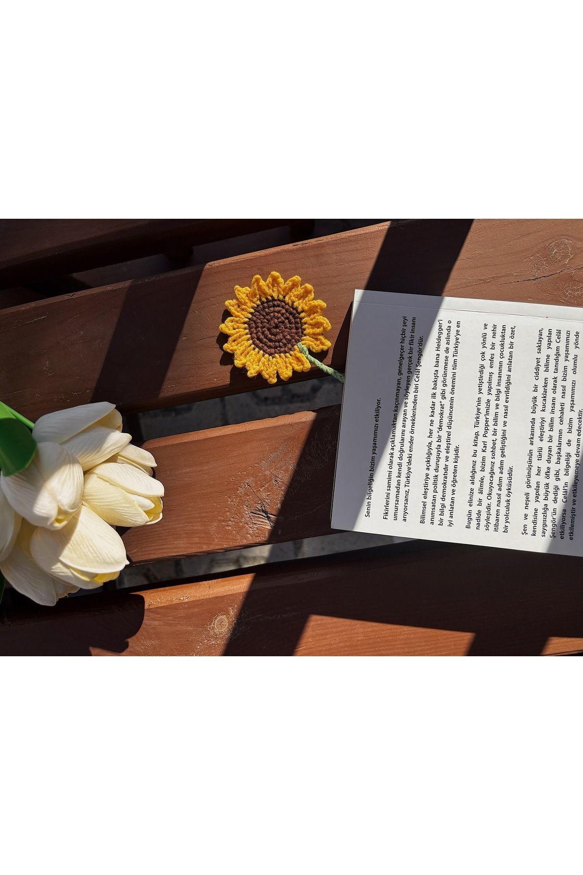 El Yapımı Örgü Ayçiçeği Kitap Ayracı – Vintage Tasarım