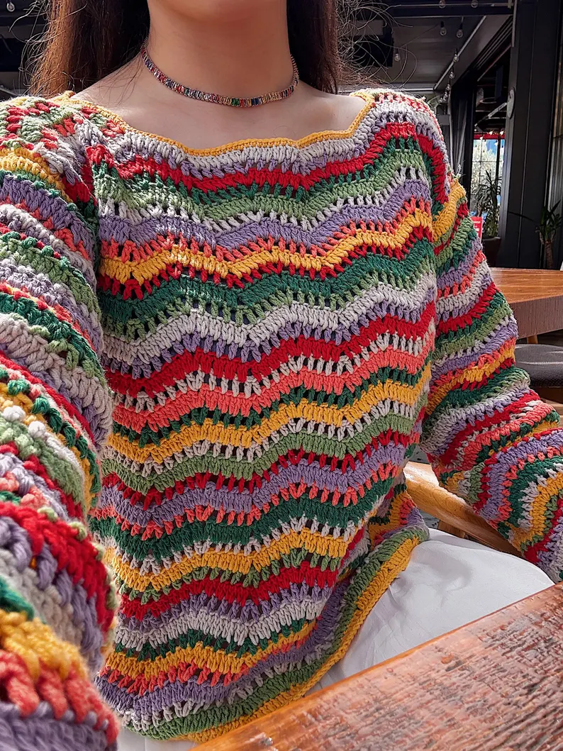 El Örgüsü Renkli Yazlık Kadın Kazak – Uzun Kollu, Hafif ve Nefes Alan Tasarım