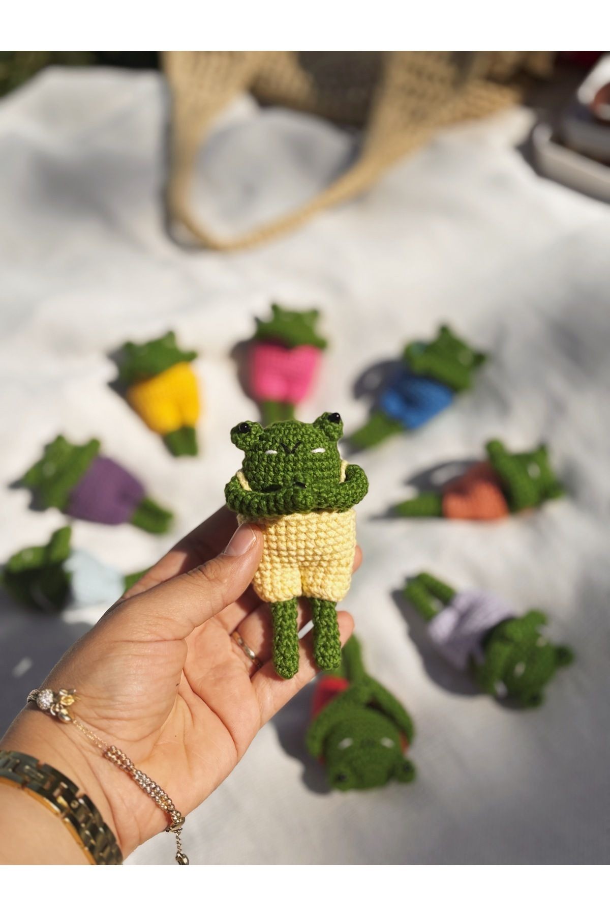 Kurbağa Amigurumi Çanta Charmı, Sarılan Kurbağa Çanta Süsü