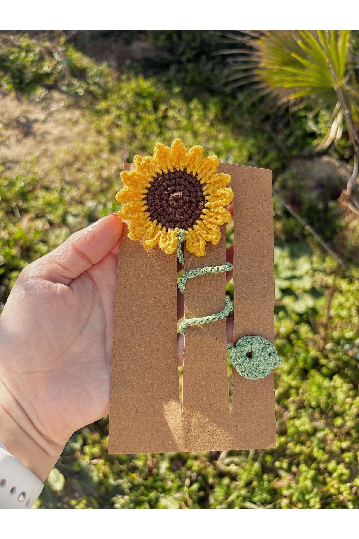 El Yapımı Örgü Ayçiçeği Kitap Ayracı – Vintage Tasarım