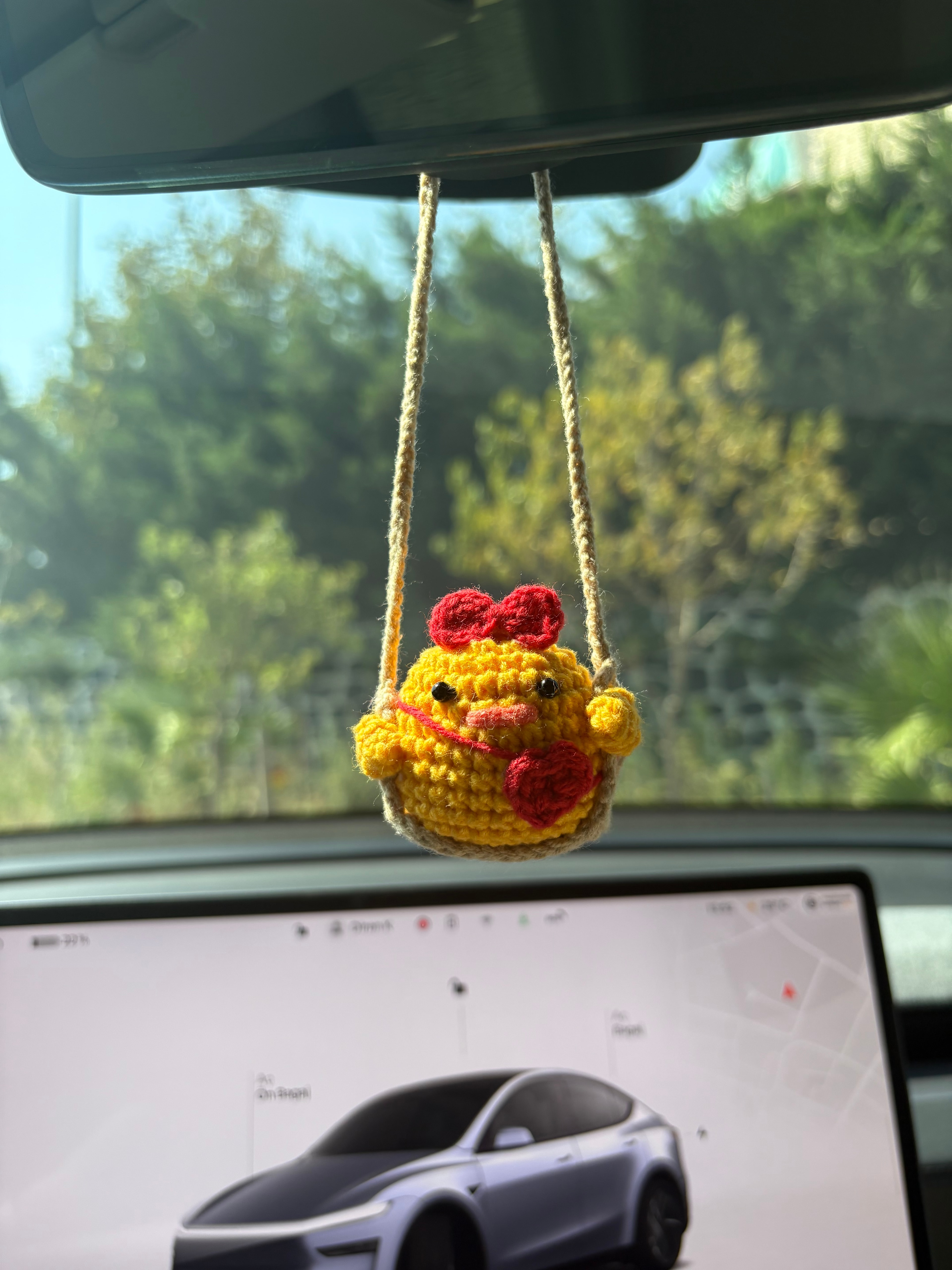 Amigurumi Fiyonklu ve Çantalı Civciv Araba Süsü 