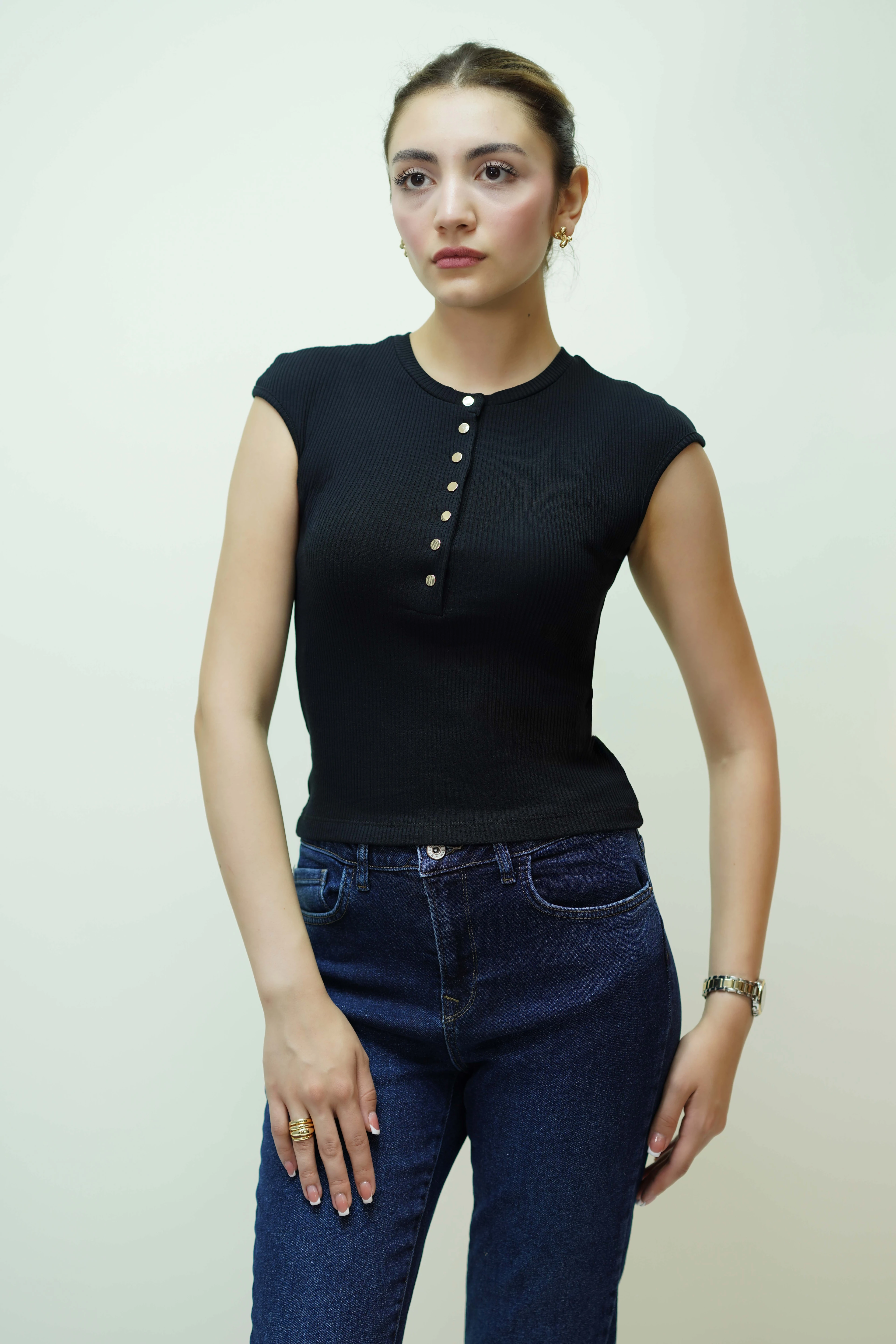 Düğmeli Kısa Kollu Top - Siyah