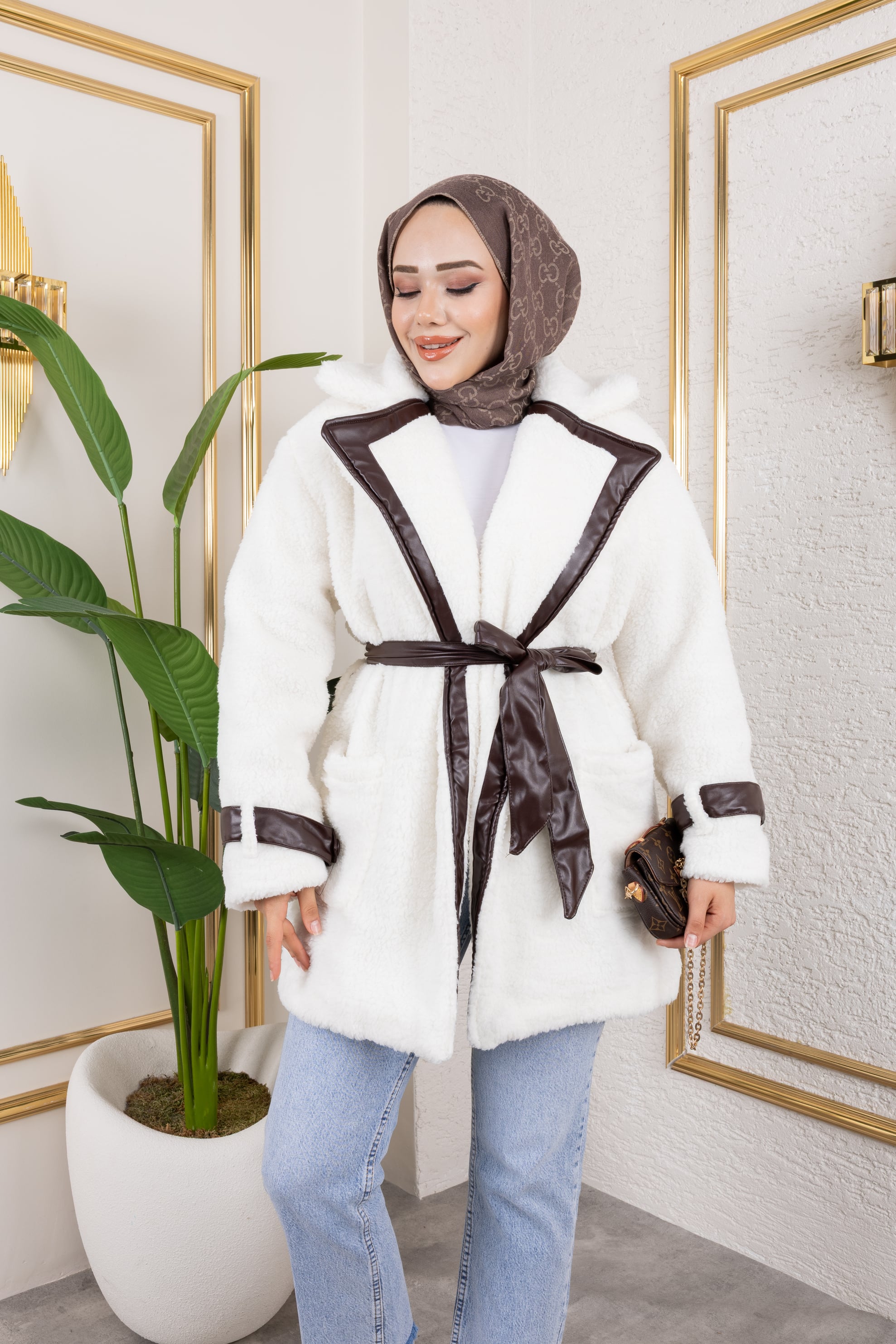 Deri Detaylı Peluş Mont