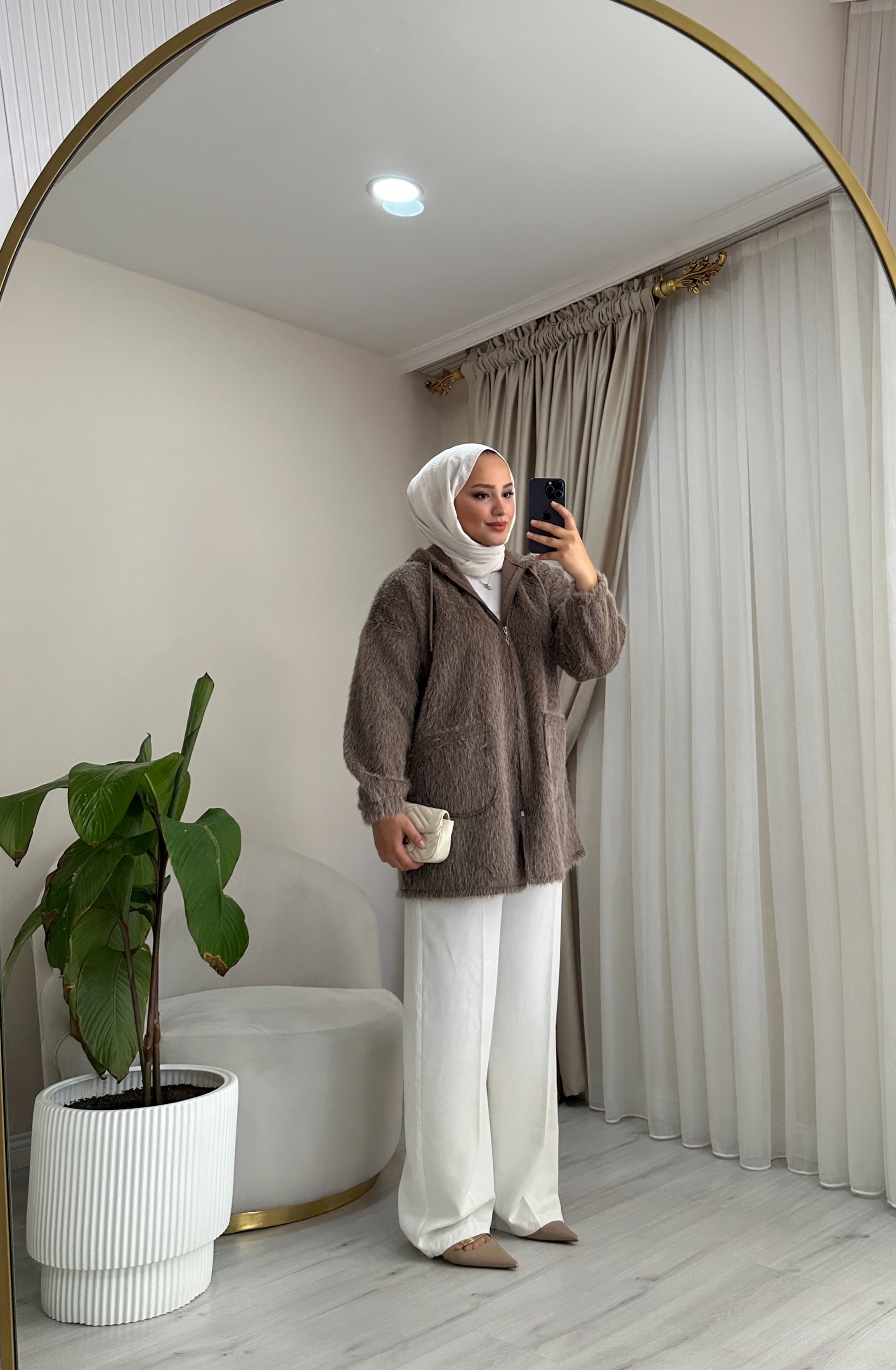 Fermuarlı Detaylı Peluş Kap