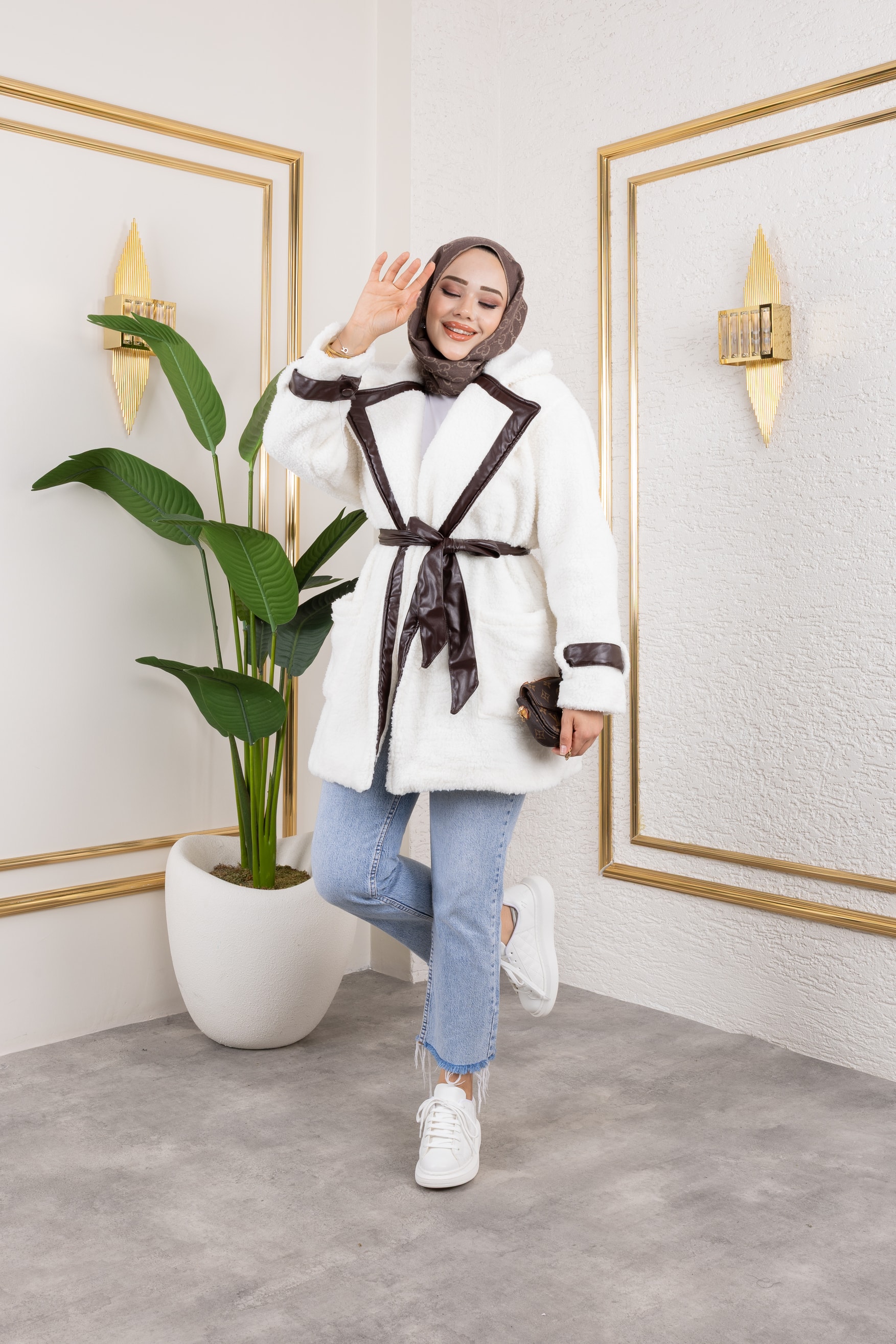 Deri Detaylı Peluş Mont