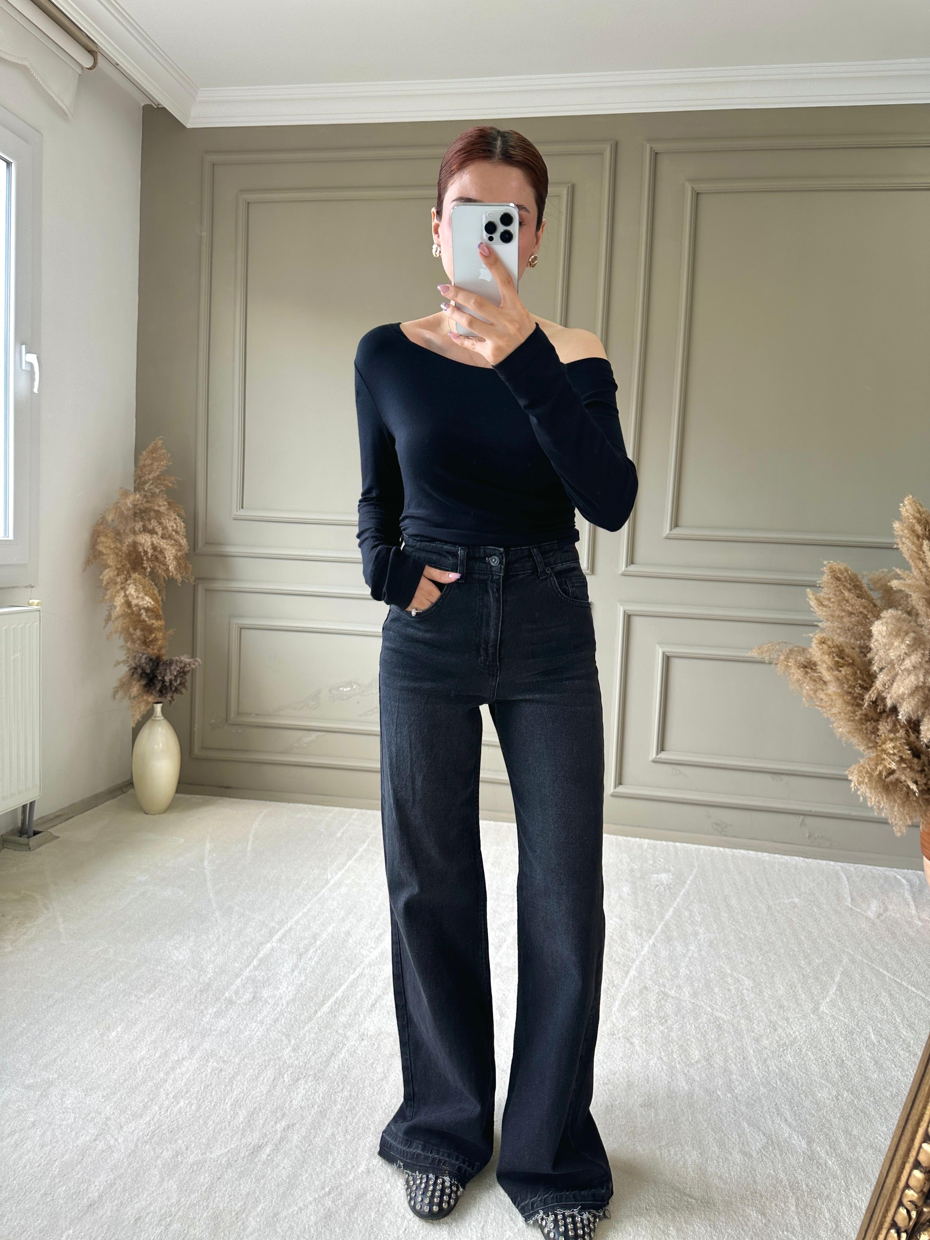 GENİŞ YAKA YANLARI BÜZGÜLÜ BODY - Siyah