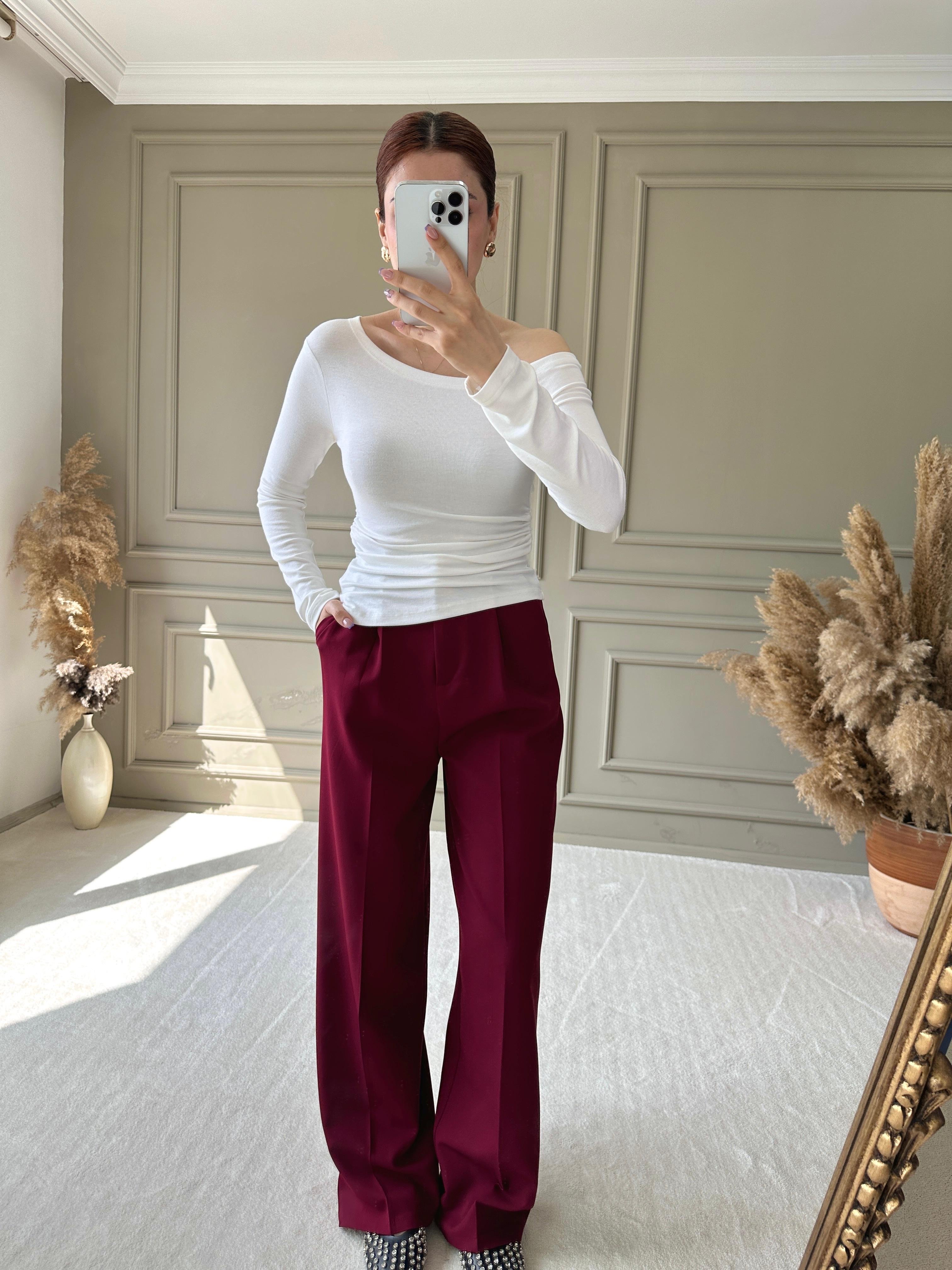GENİŞ YAKA YANLARI BÜZGÜLÜ BODY