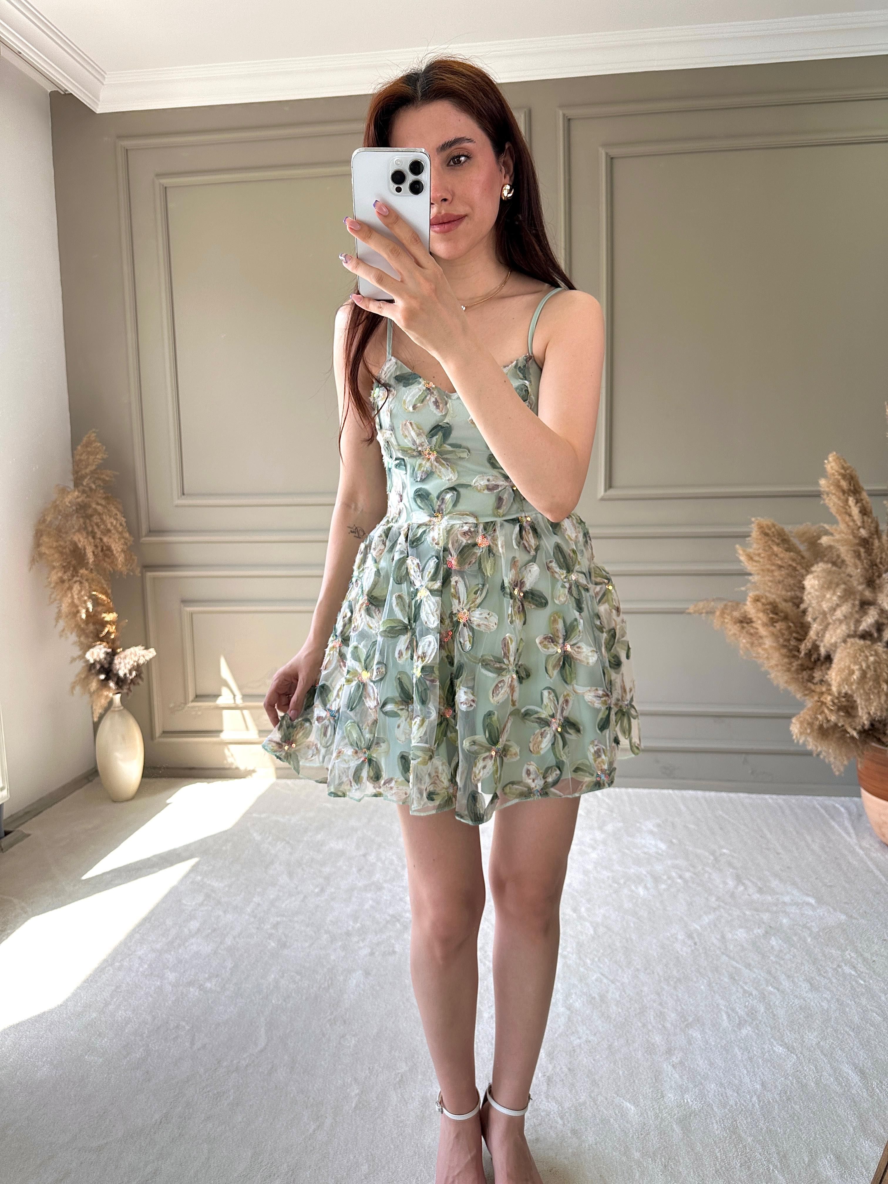 3D ÇİÇEKLİ ELBİSE