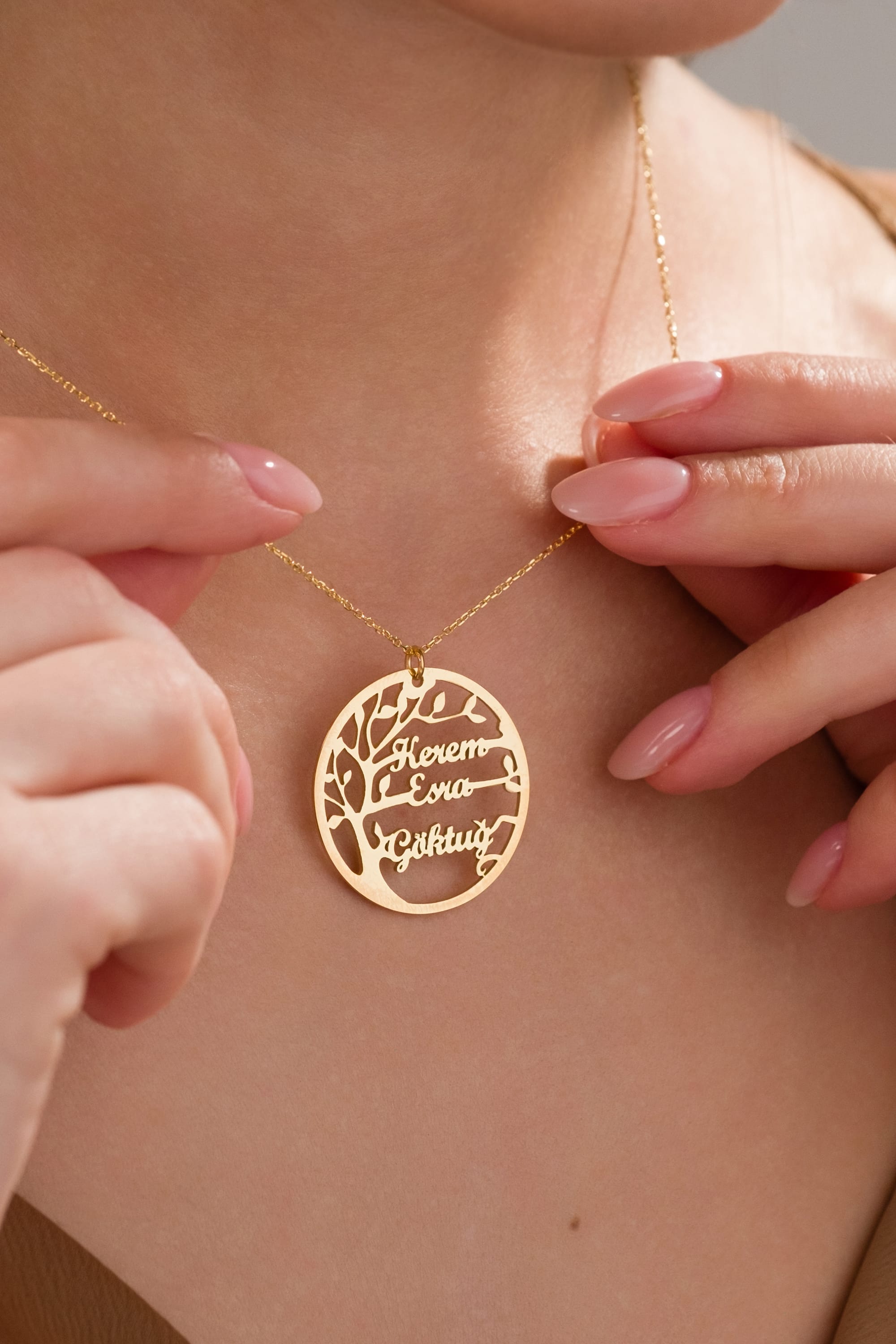 925 Ayar Gümüş Kişiye Özel Hayat Ağacı İsimli Aile Kolye 0 image