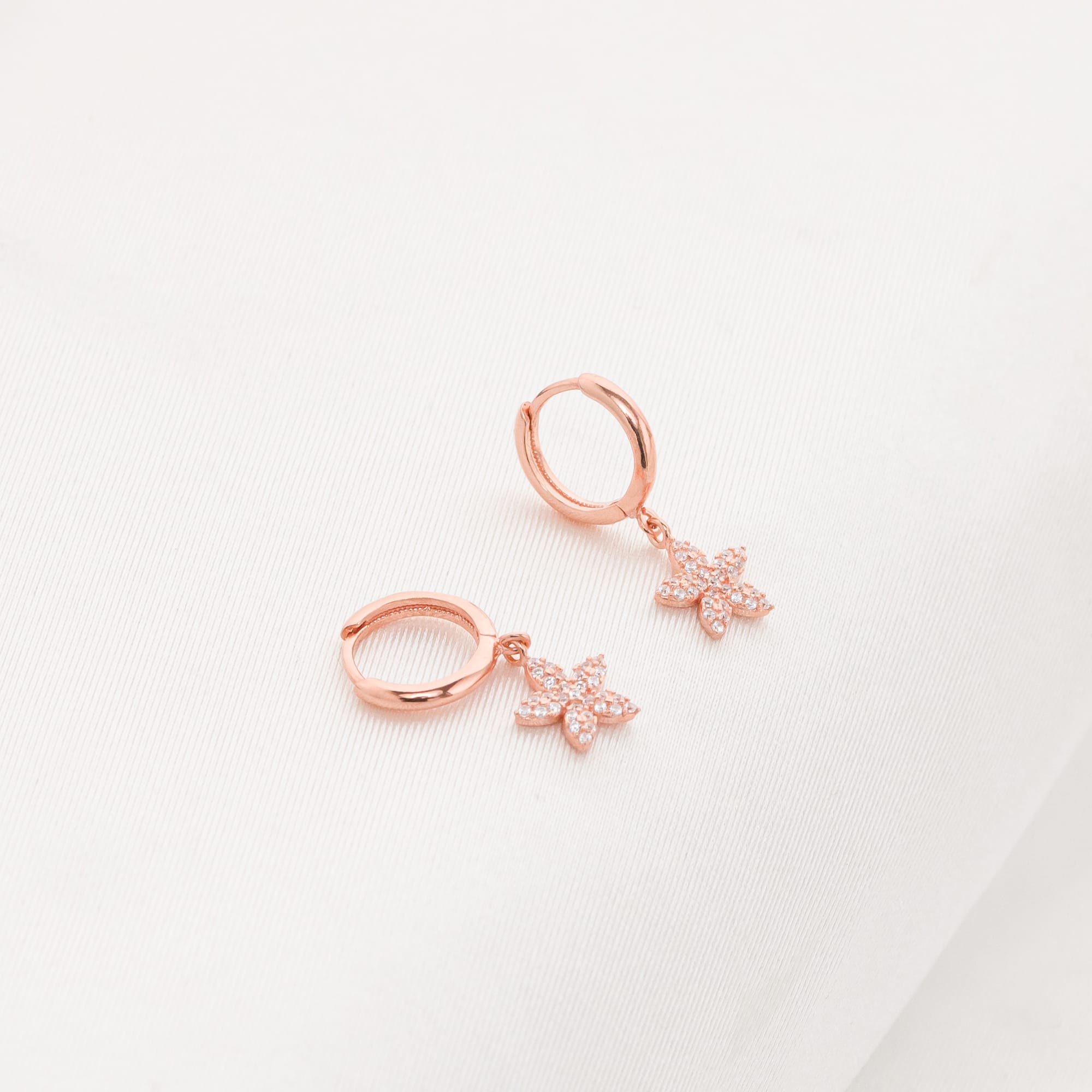 Zirkon Taşlı Lotus Çiçeği Sallantılı Rose 925 Ayar Gümüş Halka Küpe 0 image