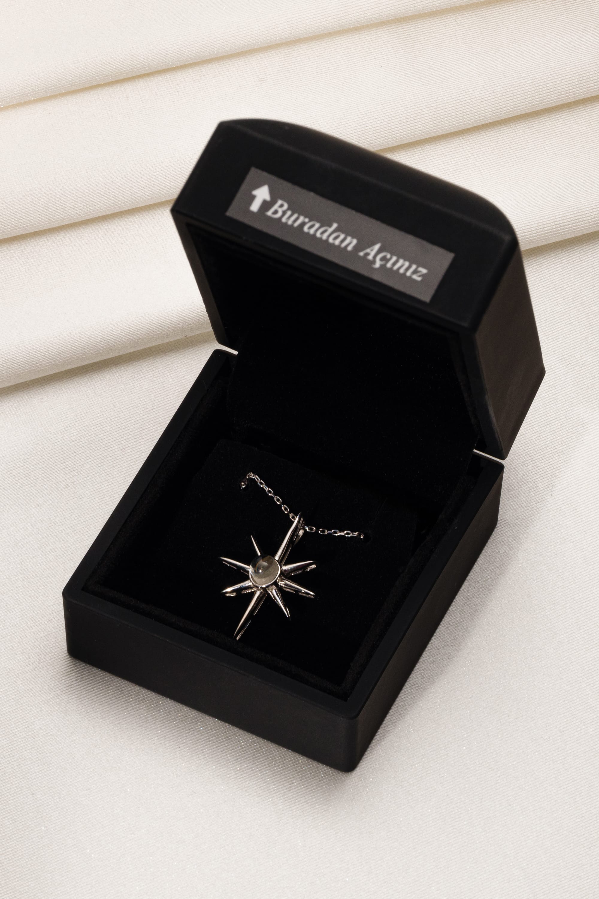 925 Ayar Işıklı Kutuda 100 Dilde Seni Seviyorum Kuzey Yıldızı Kolye cover pic