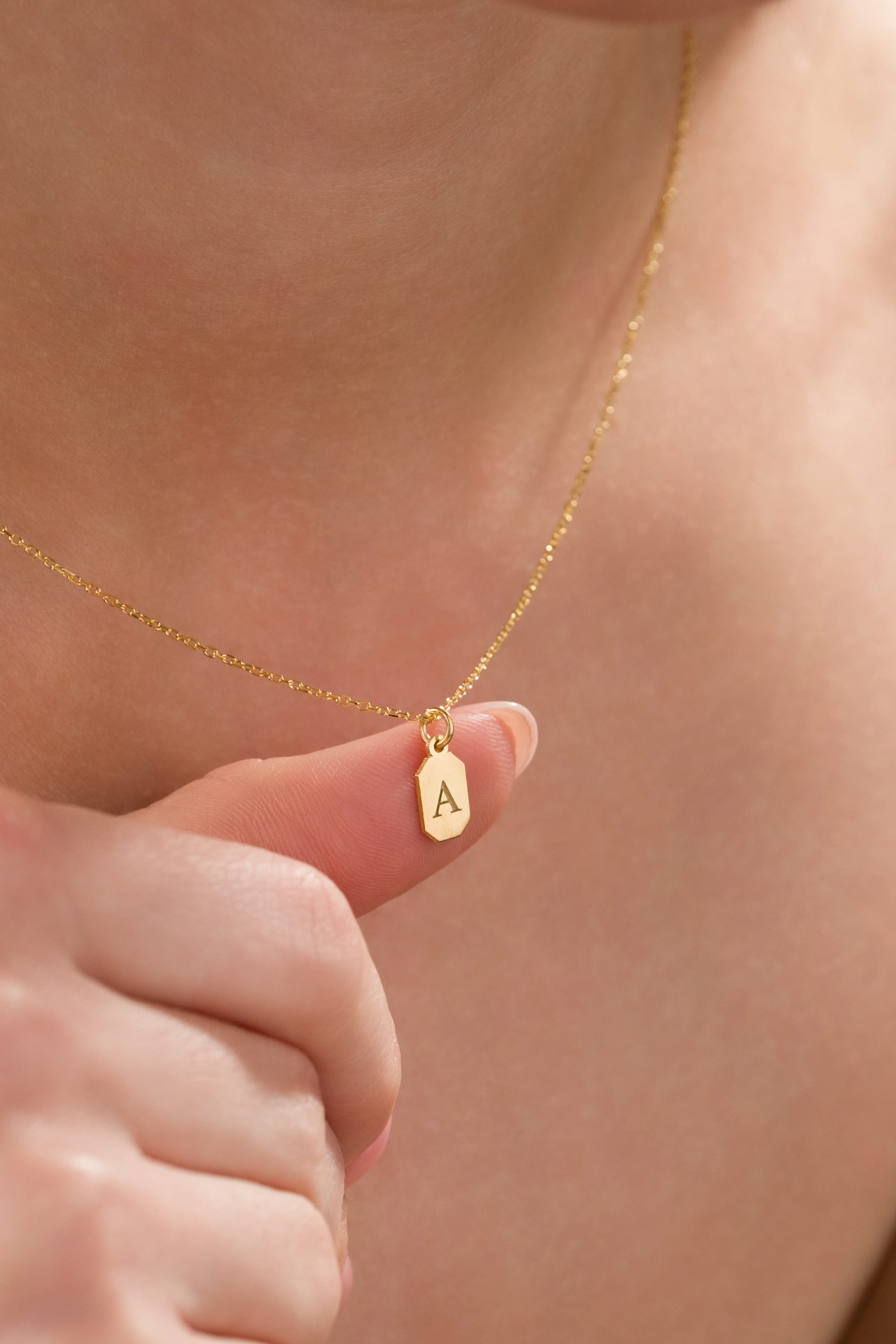 925 Ayar Gümüş Harfli Lazer Kazıma Kolye cover pic