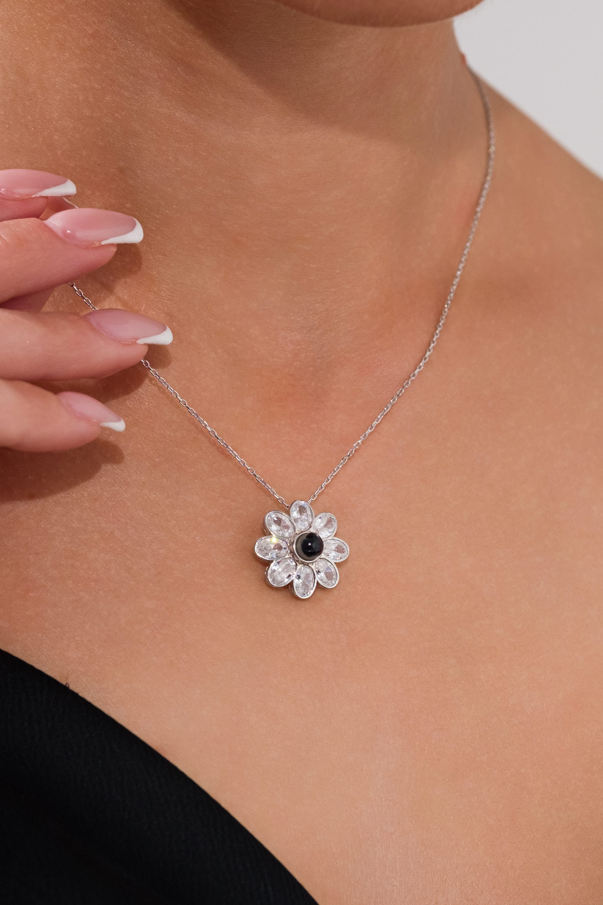 925 Ayar Gümüş 100 Dilde Seni Seviyorum Papatya Kolye-Işıklı Kutuda 0 image