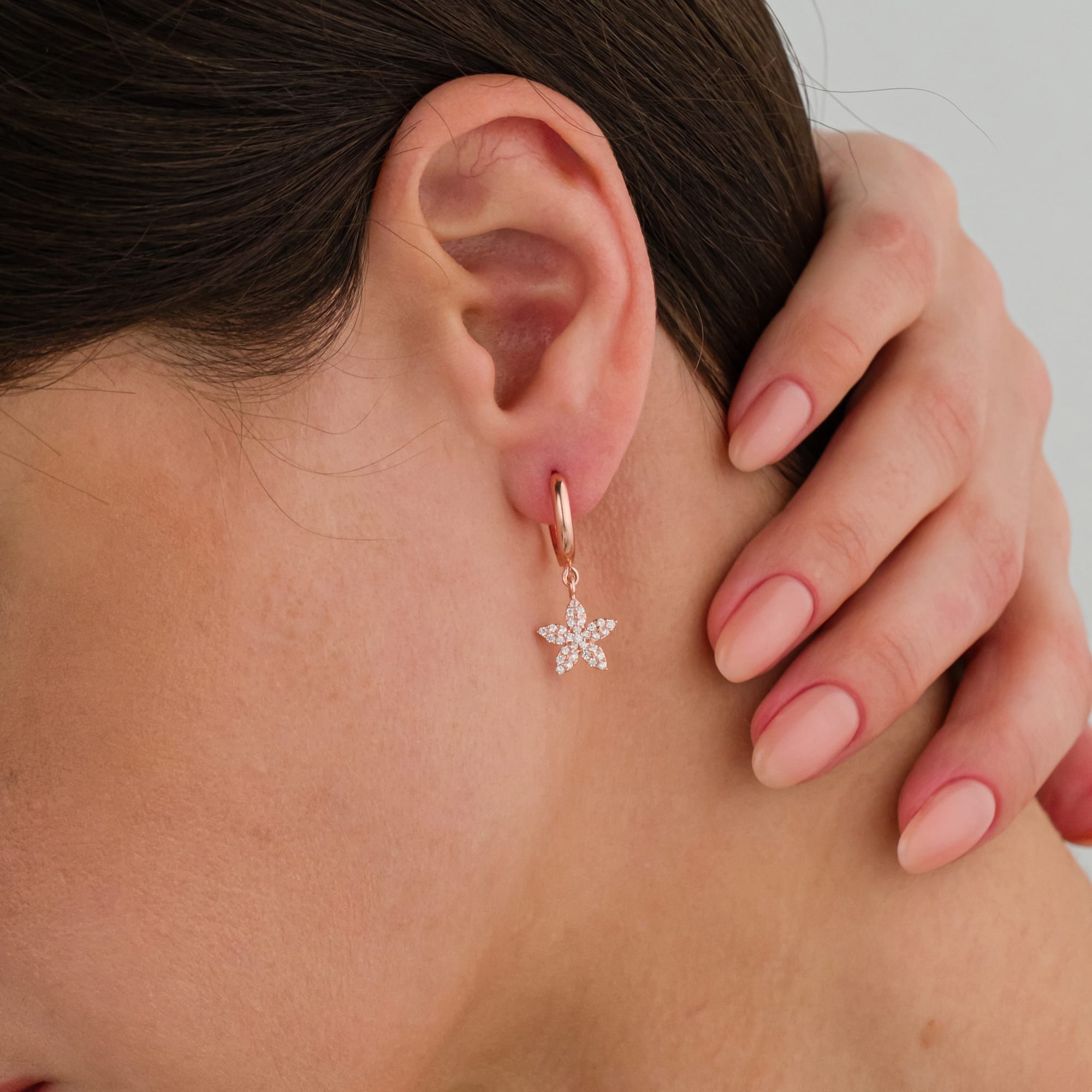 Zirkon Taşlı Lotus Çiçeği Sallantılı Rose 925 Ayar Gümüş Halka Küpe cover pic