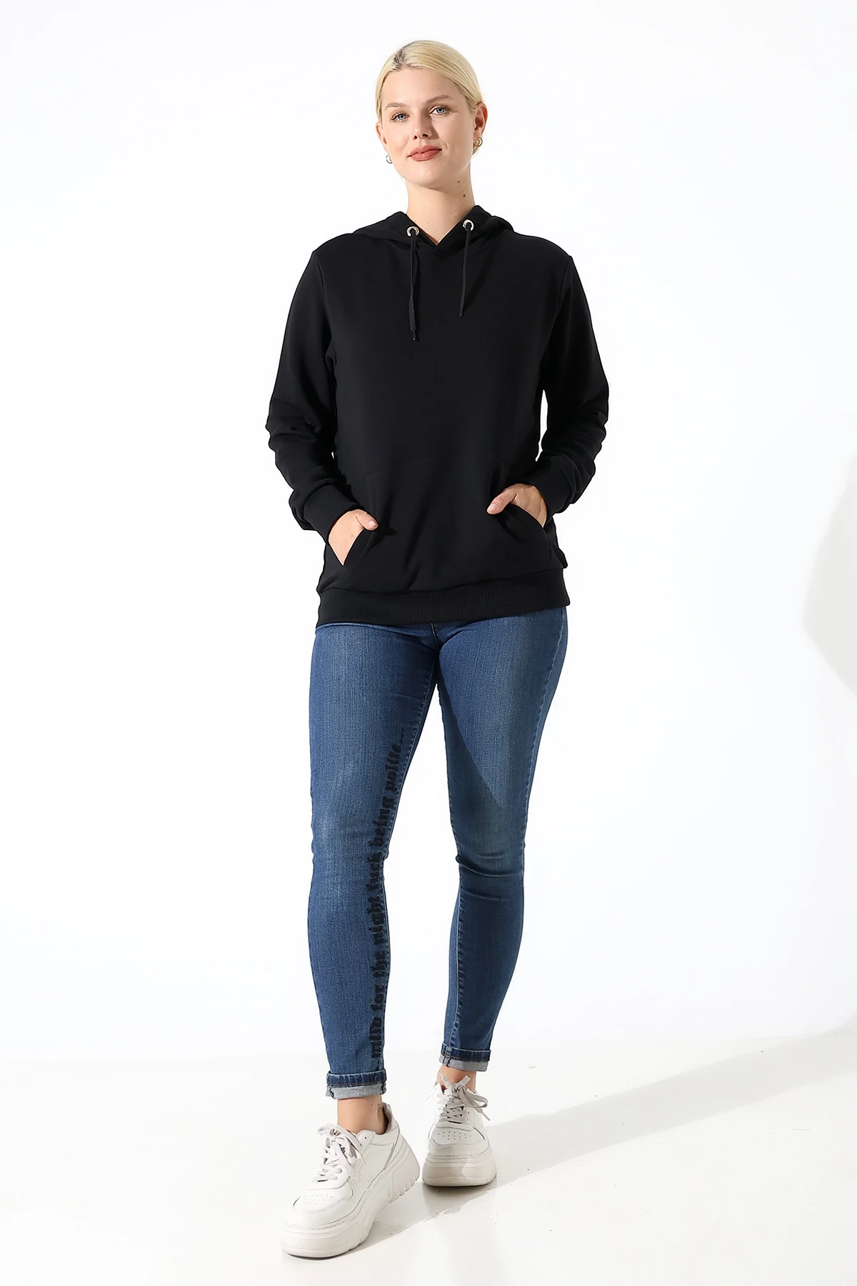 Siyah Kapşonlu Kadın Sweat Katlanınca Çanta Olan Sweat