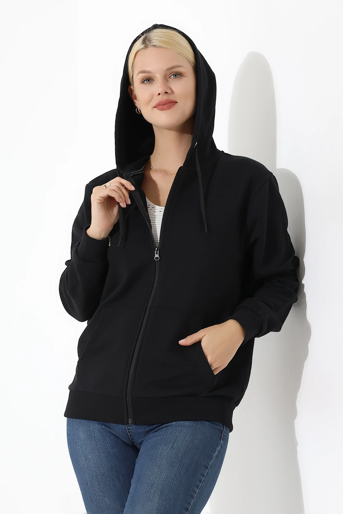  Su Geçirmez Çantalı Siyah Kapşonlu Fermuarlı Kadın Hırka