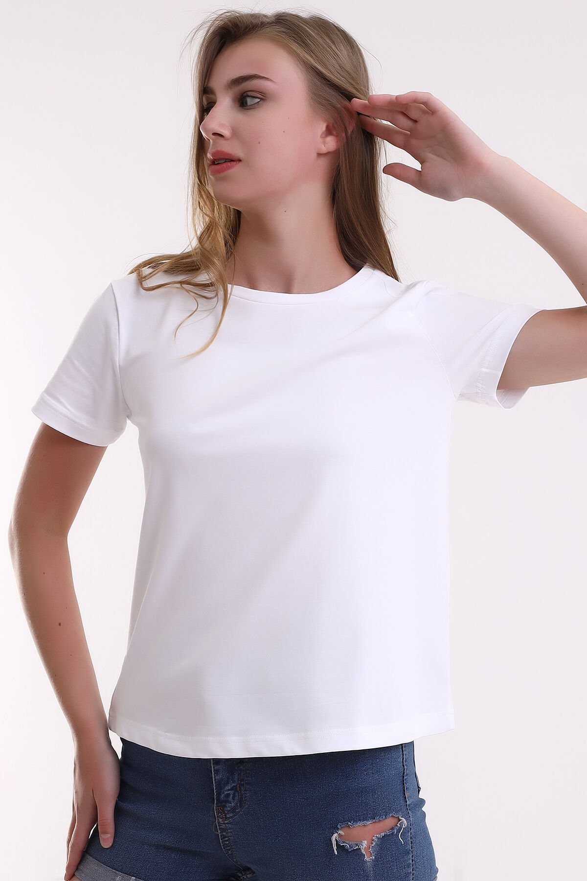 KISA KOLLU BEYAZ BAYAN T-SHIRT