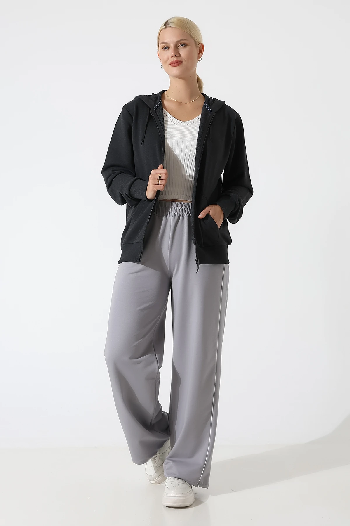  Su Geçirmez Çantalı Antrasit Kapşonlu Fermuarlı Kadın Hırka