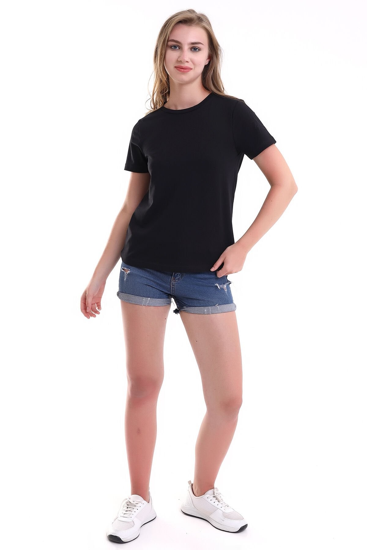 KISA KOLLU SİYAH BAYAN T-SHIRT