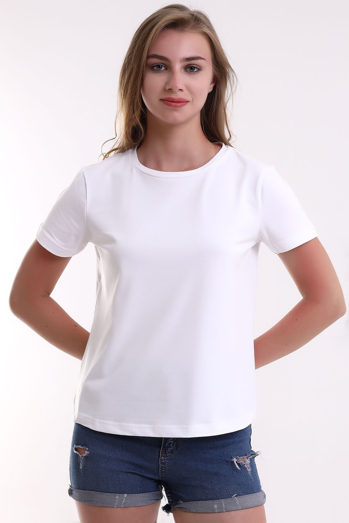KISA KOLLU BEYAZ BAYAN T-SHIRT