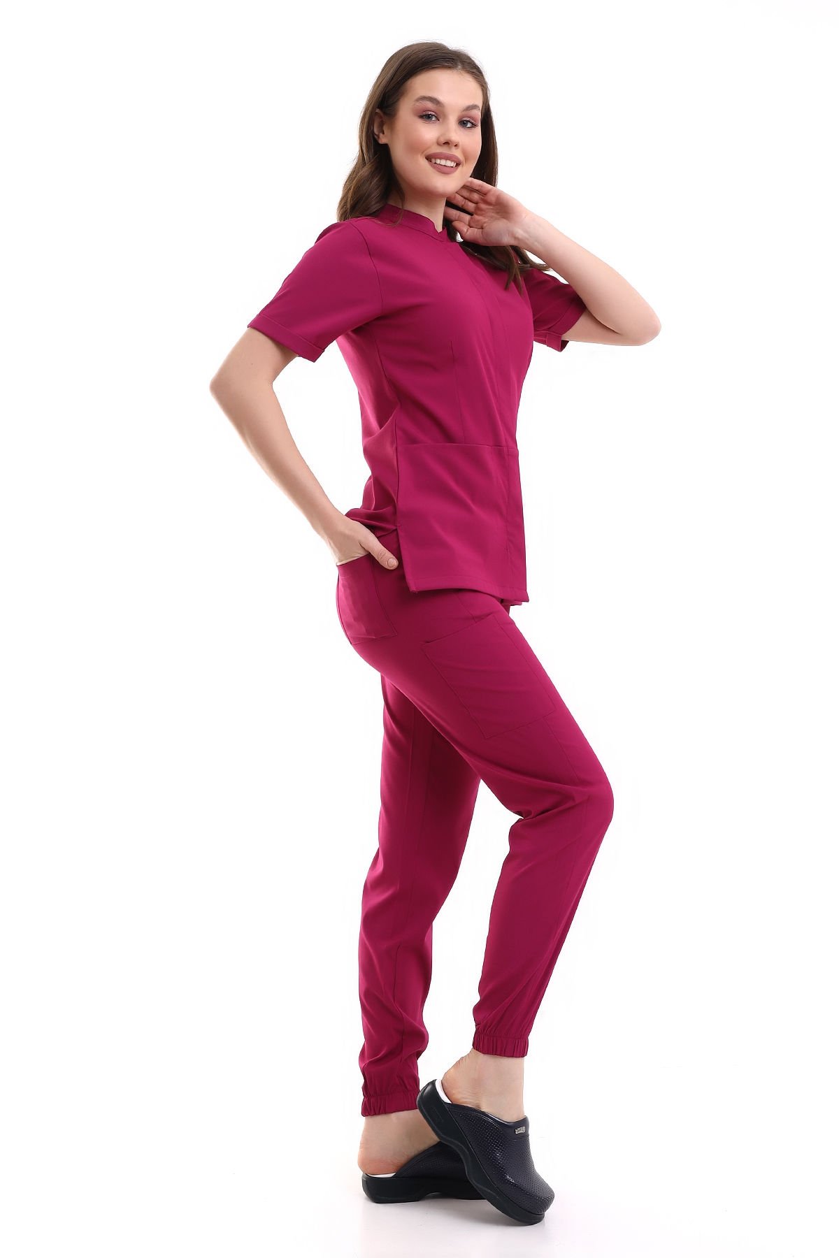 ÇITÇITLI JOGGER PANTOLONLU VETERİNER HEKİM FORMASI TAKIMI