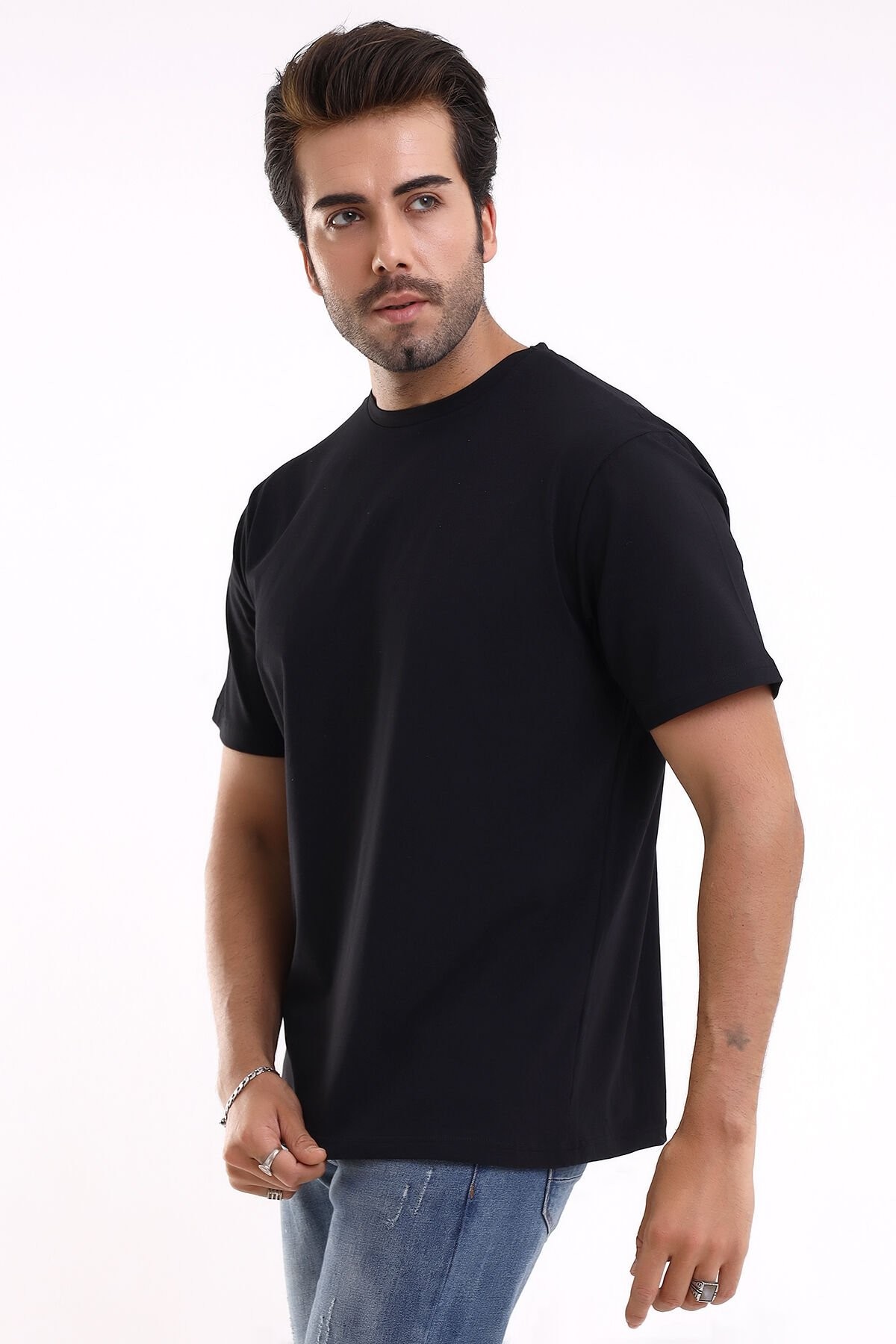 KISA KOLLU SİYAH ERKEK T-SHIRT
