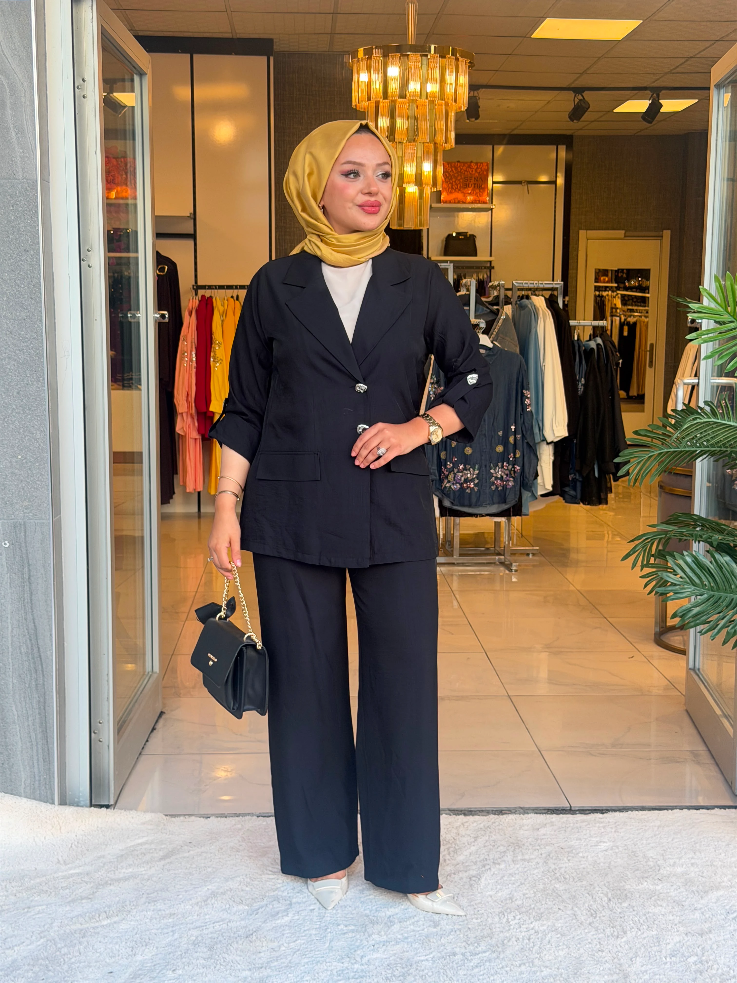 20778 LOREEN TAKIM